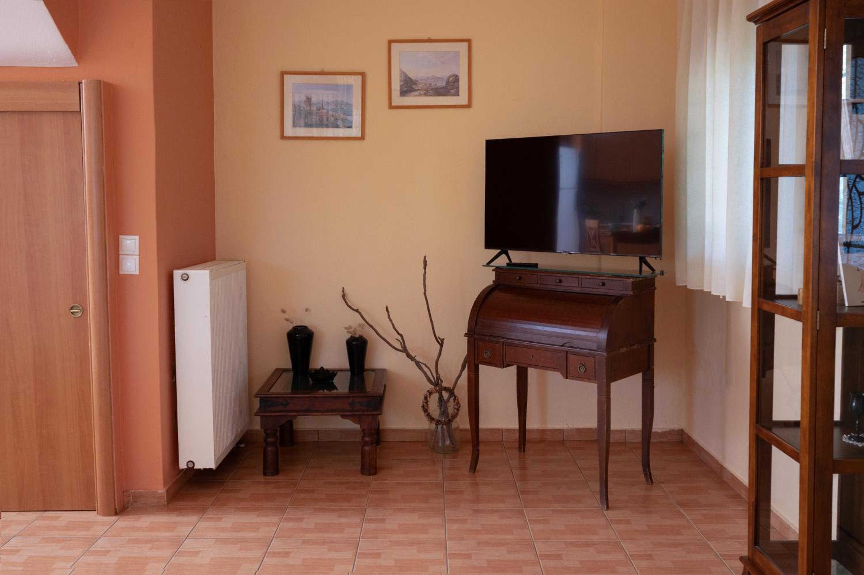 Olive 3 Bedroom Country House