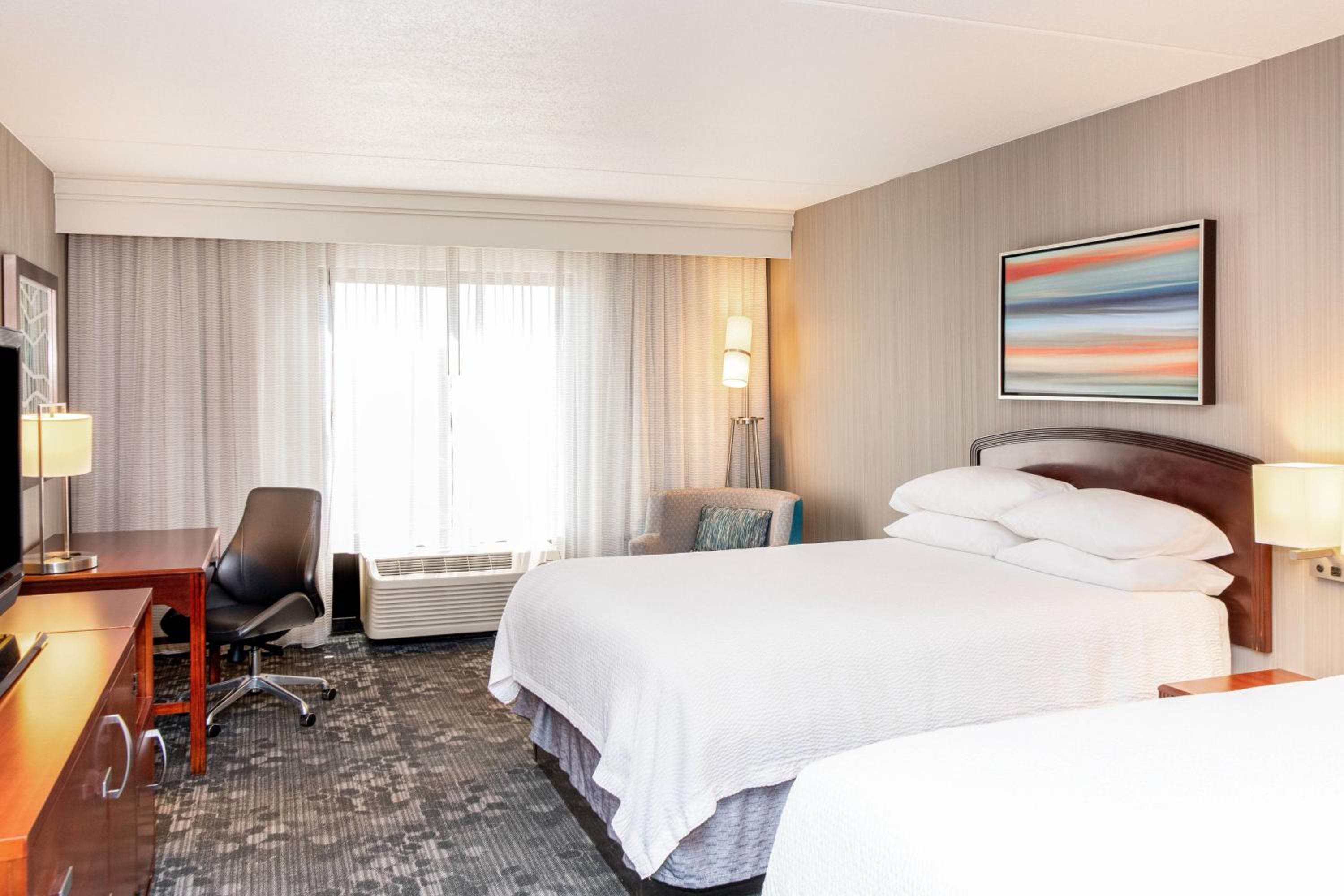 Queen Room with Two Queen Beds - Photo 6