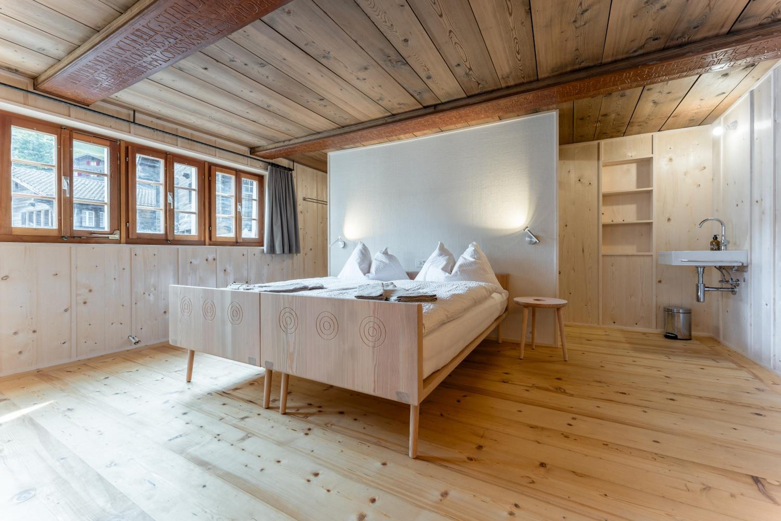 Large Double Room photo 1