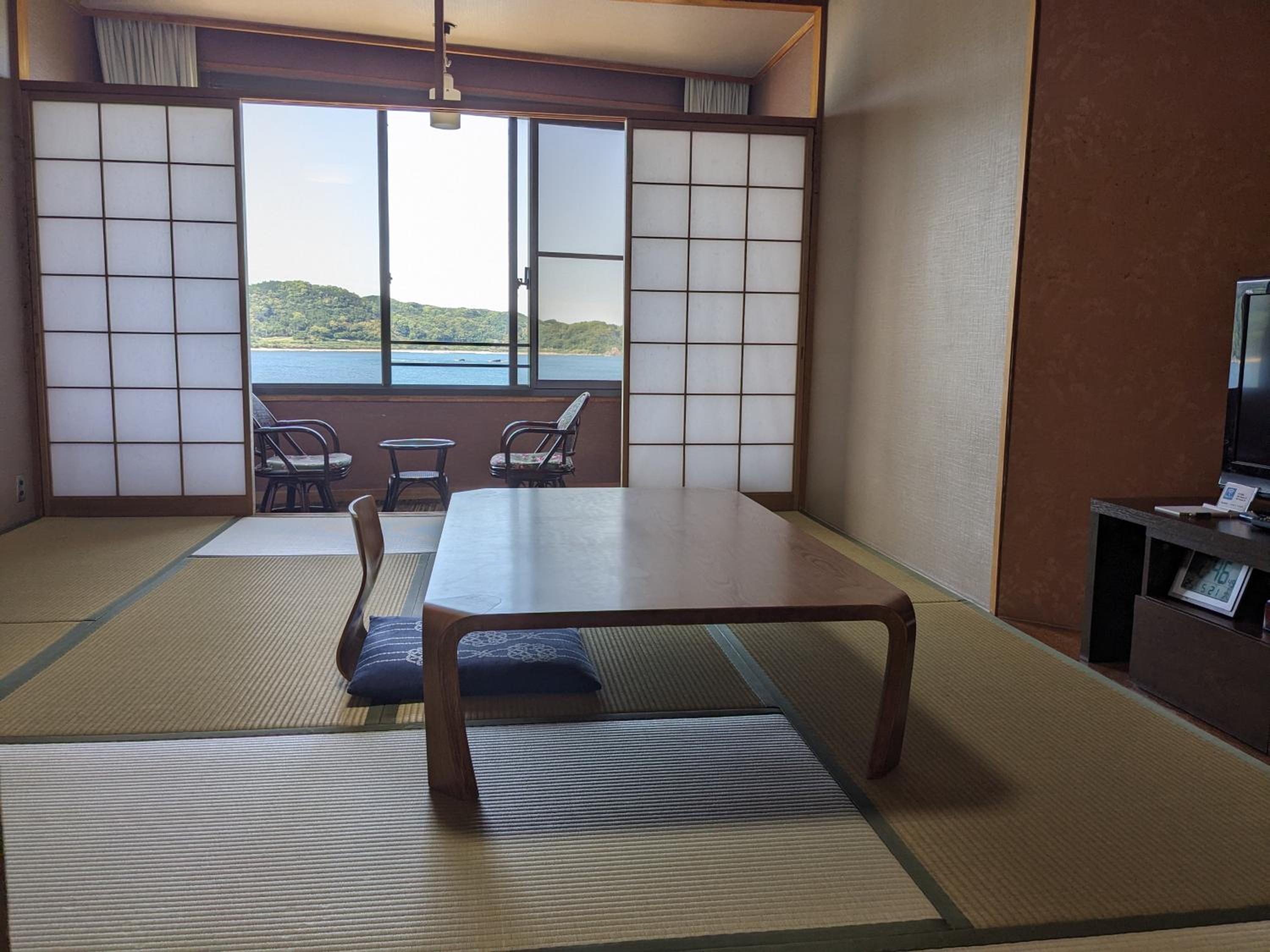 Japanese-Style Standard Room with Shared Bathroom and Sea View
