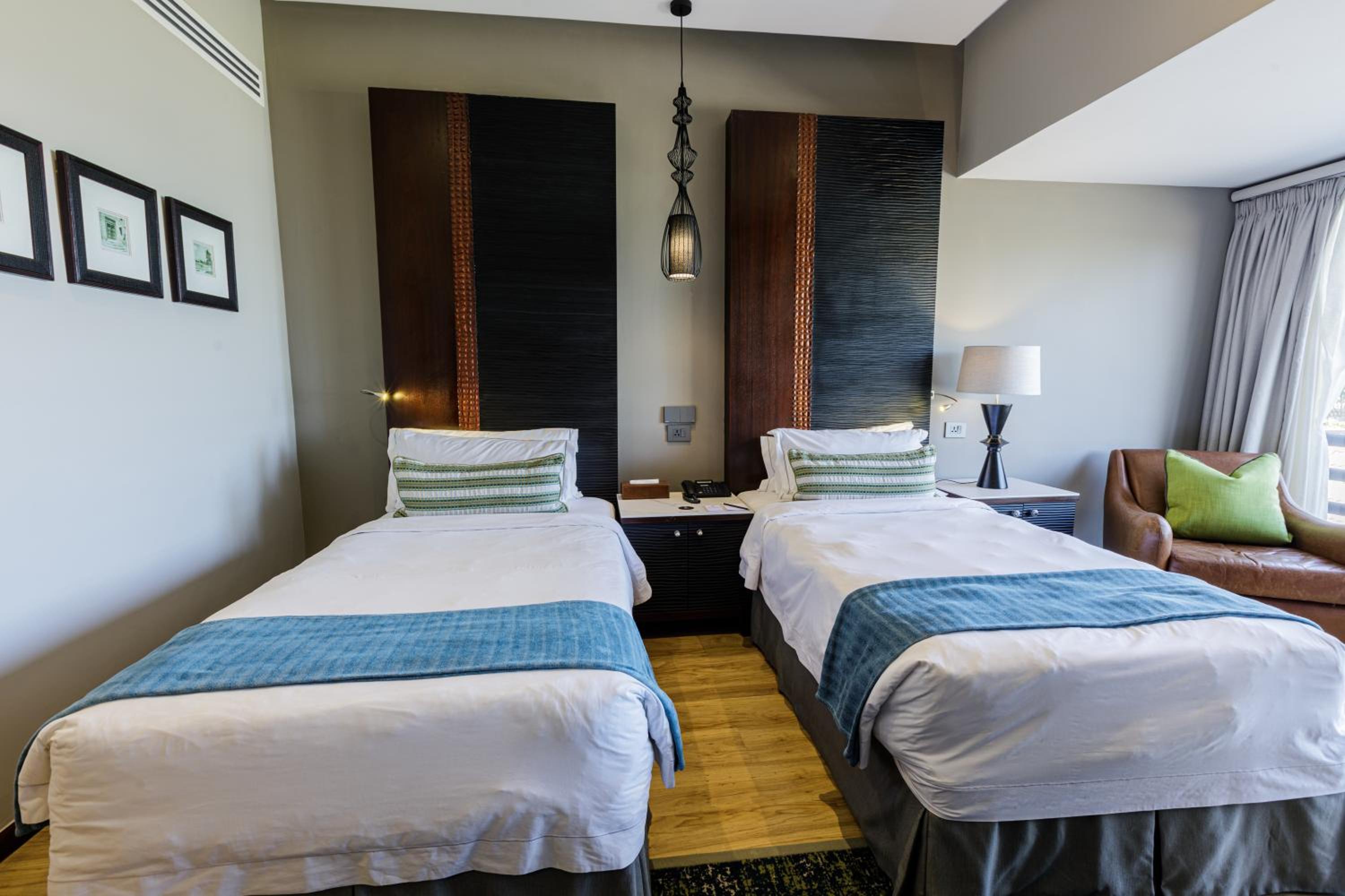 Deluxe Twin Room with Sea View - Photo 2