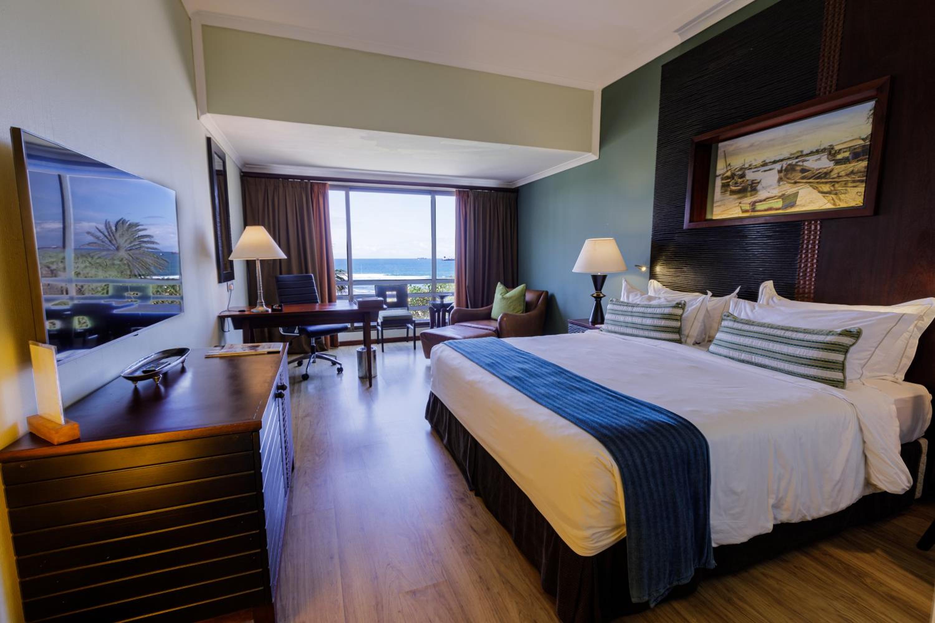 Deluxe Sea View Room - Photo 2
