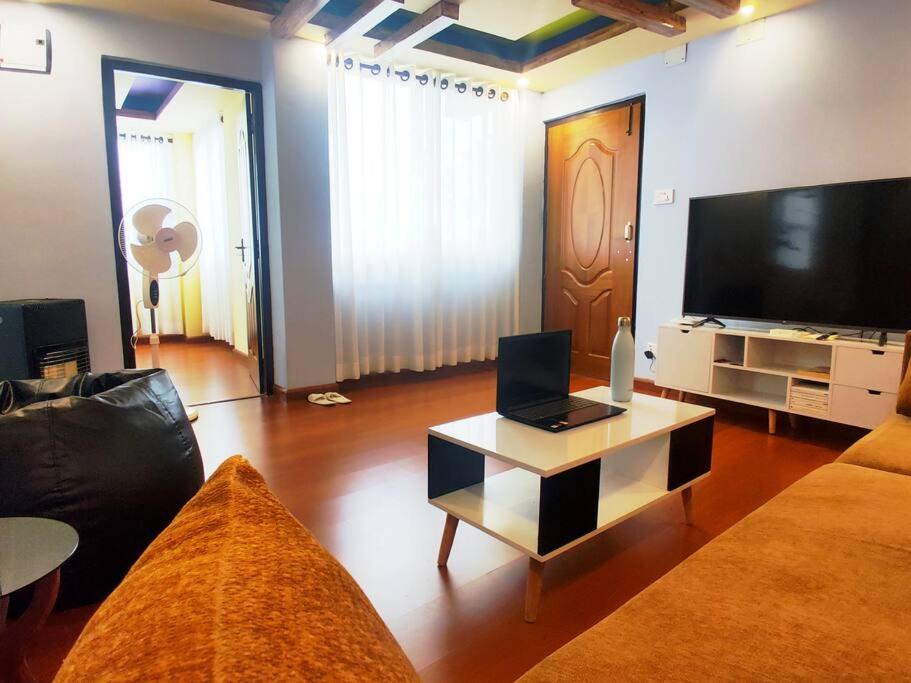 One-Bedroom Apartment photo 1