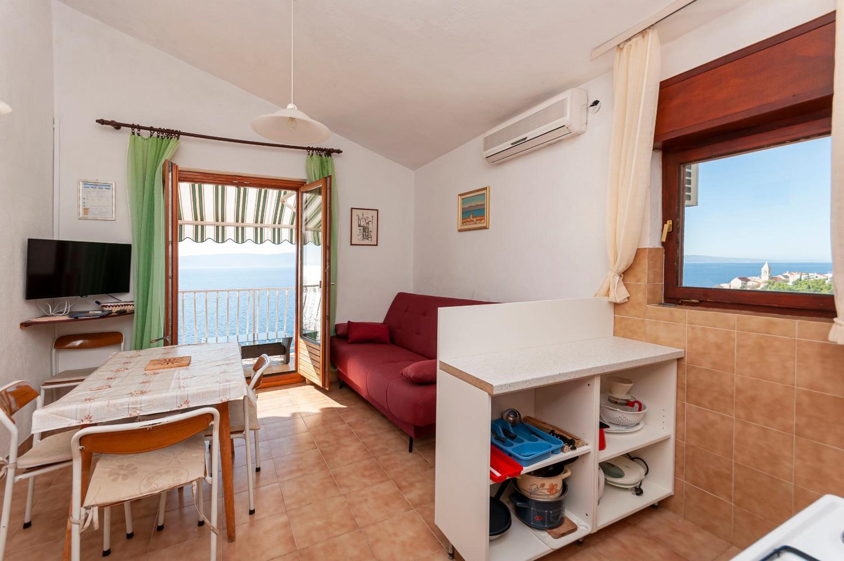 One-Bedroom Apartment with Terrace photo 2