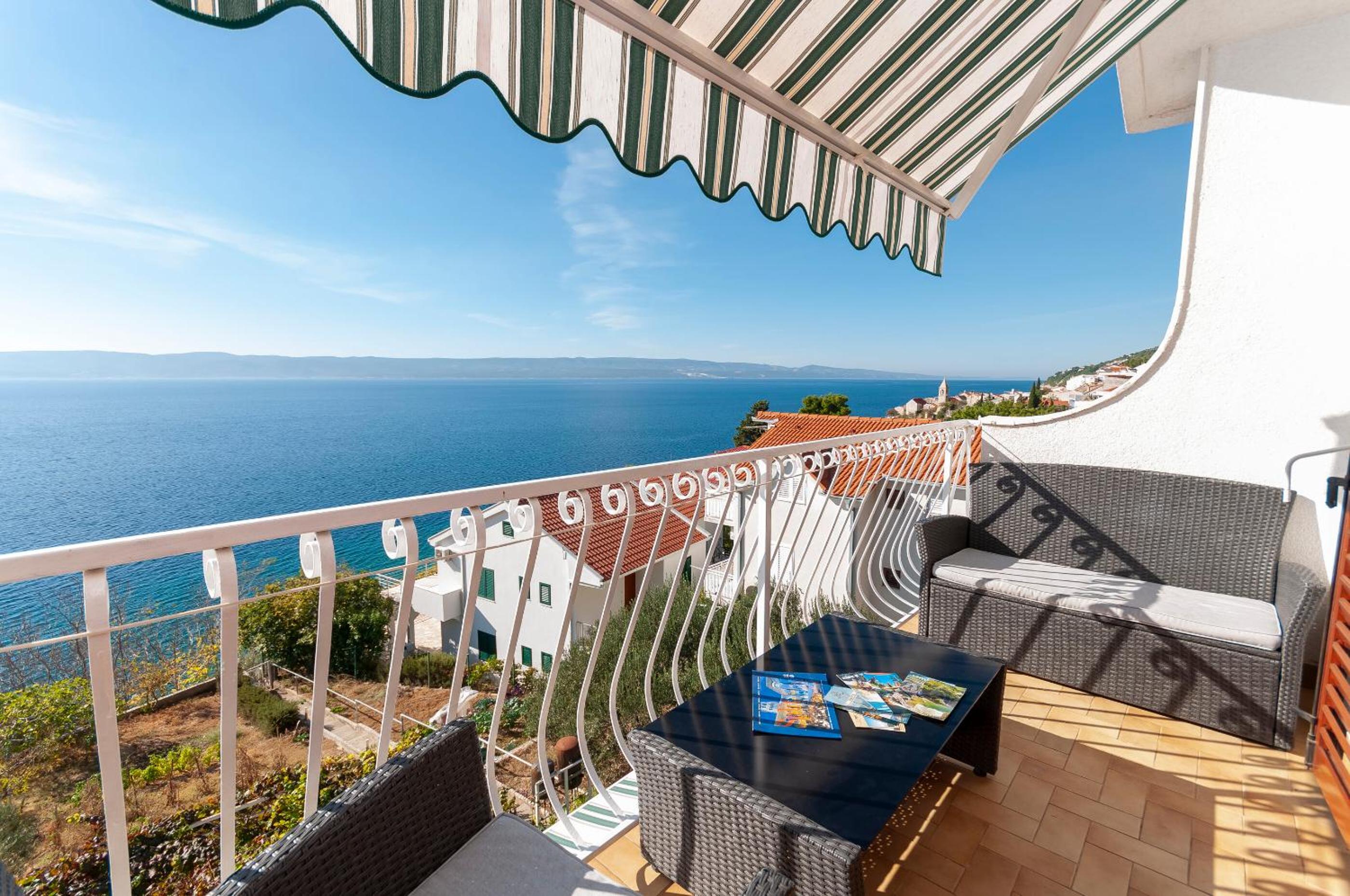 One-Bedroom Apartment with Terrace photo 3