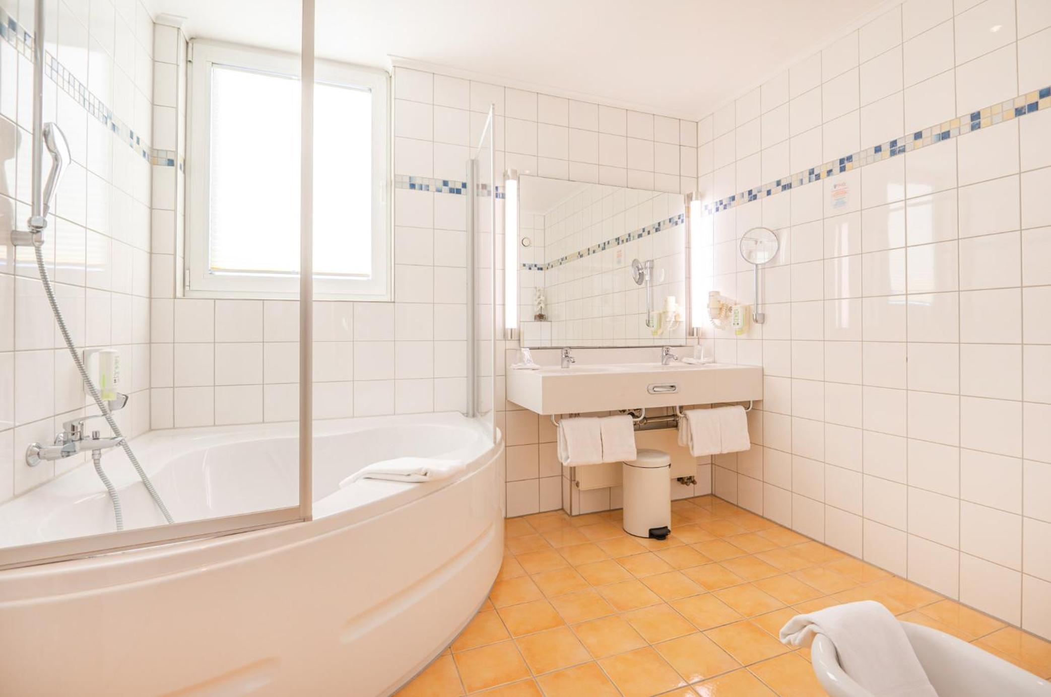 Suite - Photo 4