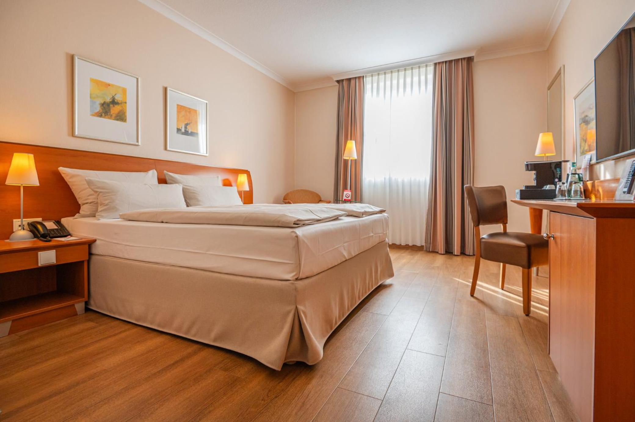 Business King Room with Garden View incl. Parking