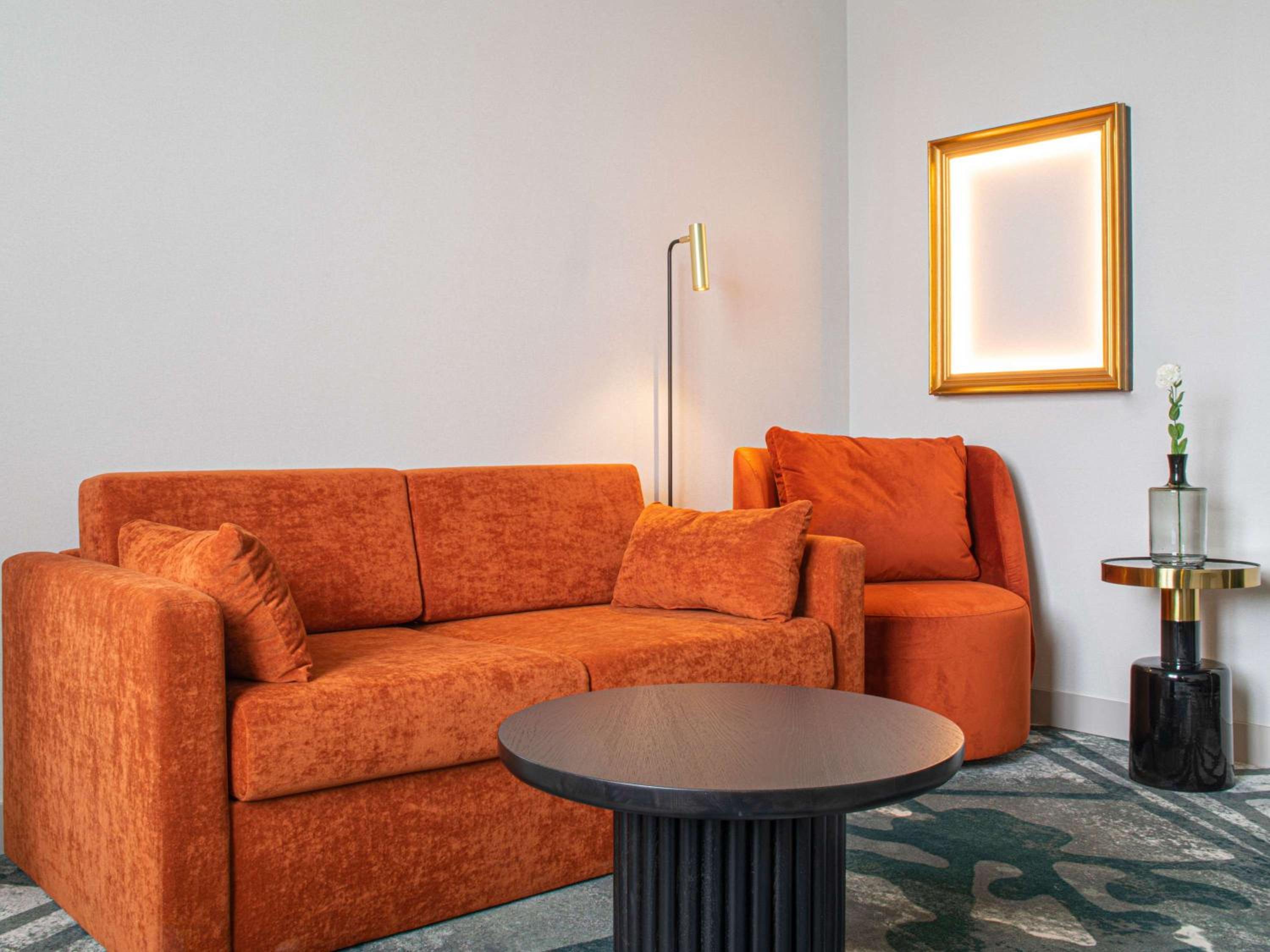 Junior King Suite with Sofa - Photo 3