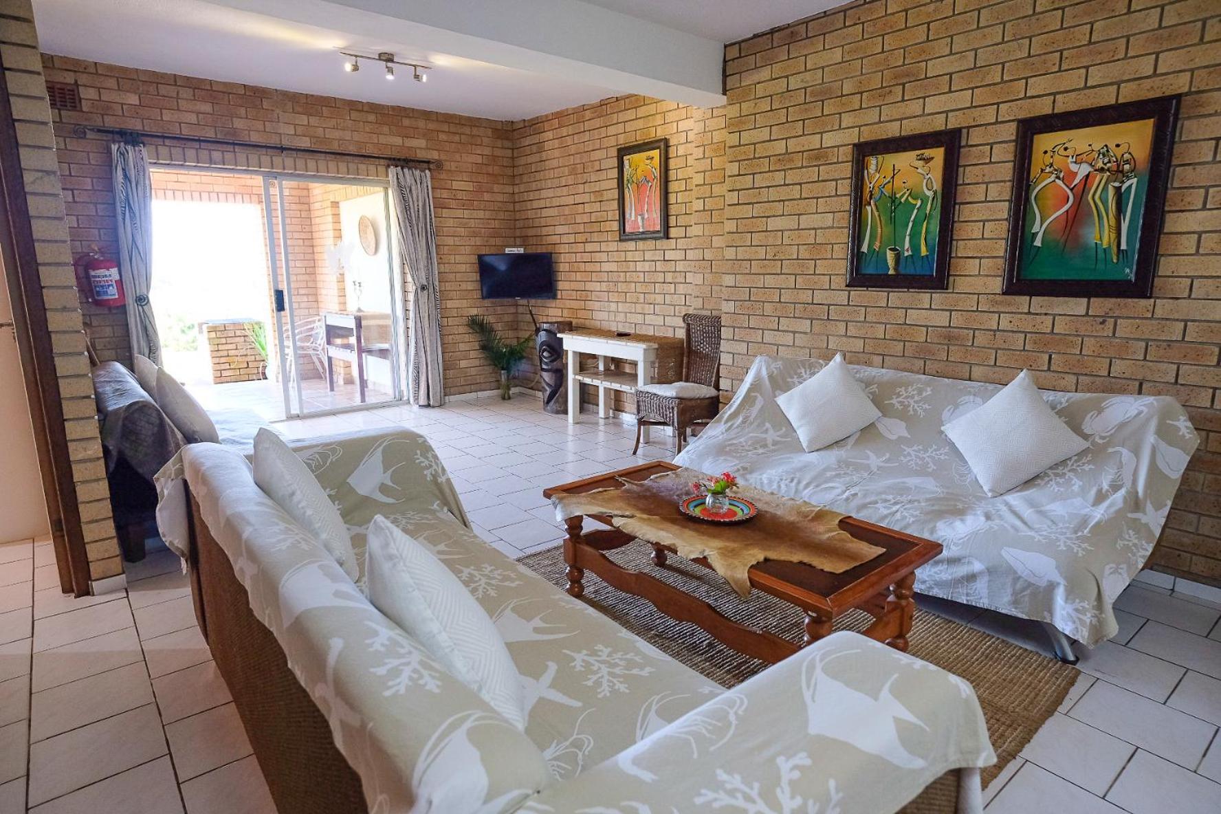 Three-Bedroom Apartment - Photo 2