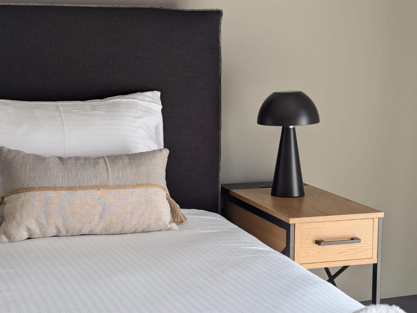 Two-Bedroom Deluxe Apartment with Balcony (Separate building) photo 2
