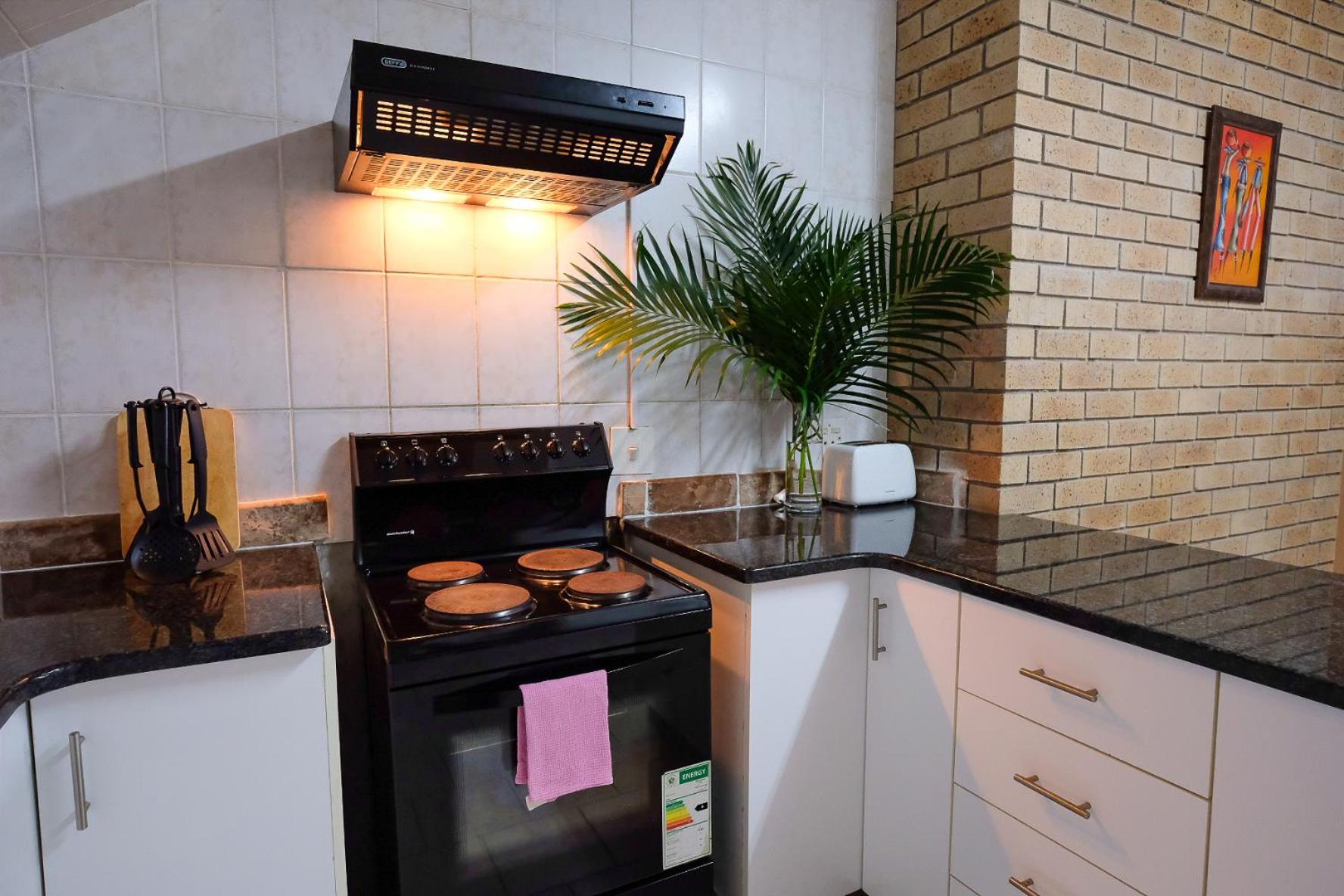 Three-Bedroom Apartment - Photo 3