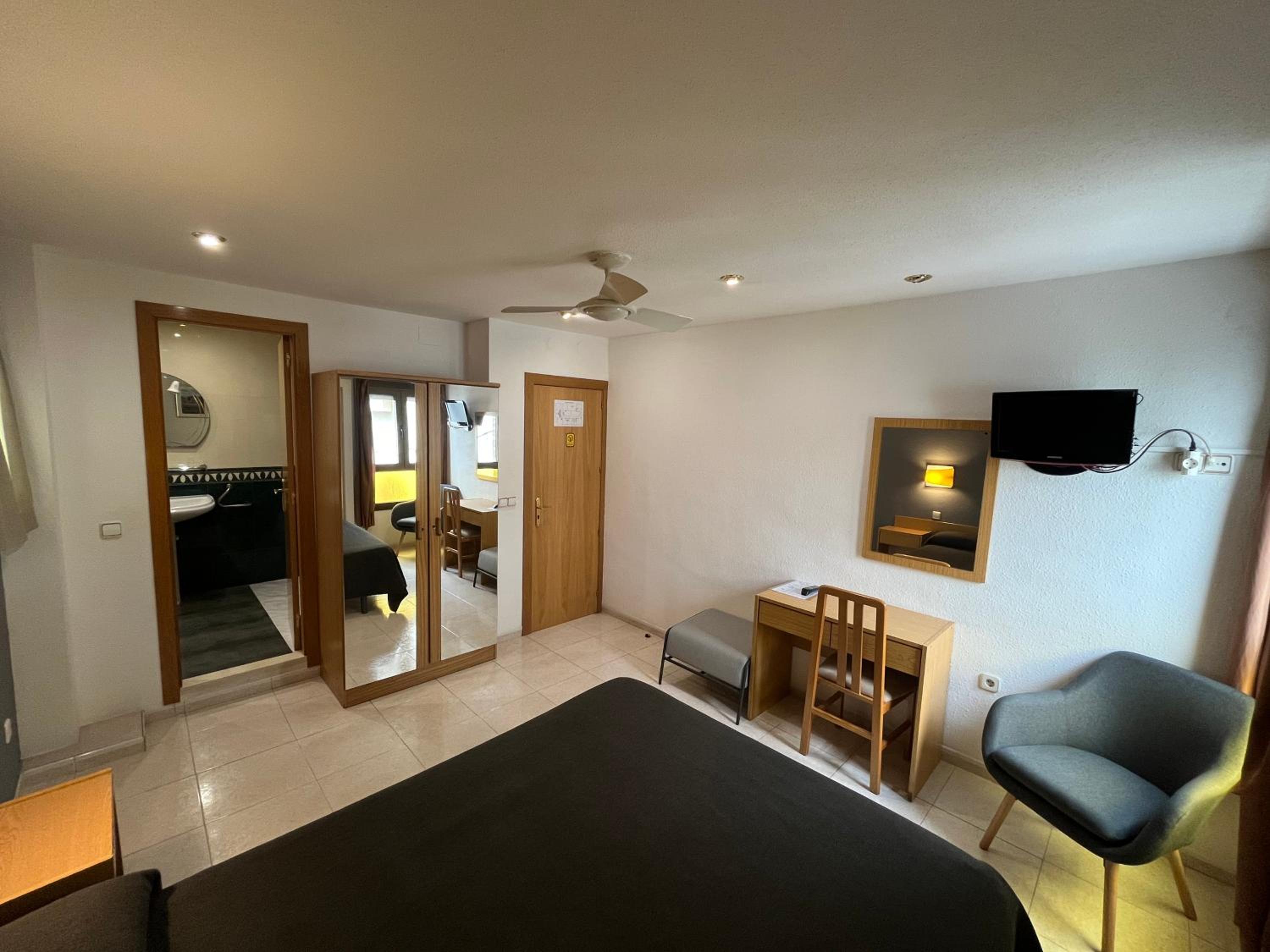 Superior Double Room - Photo 1