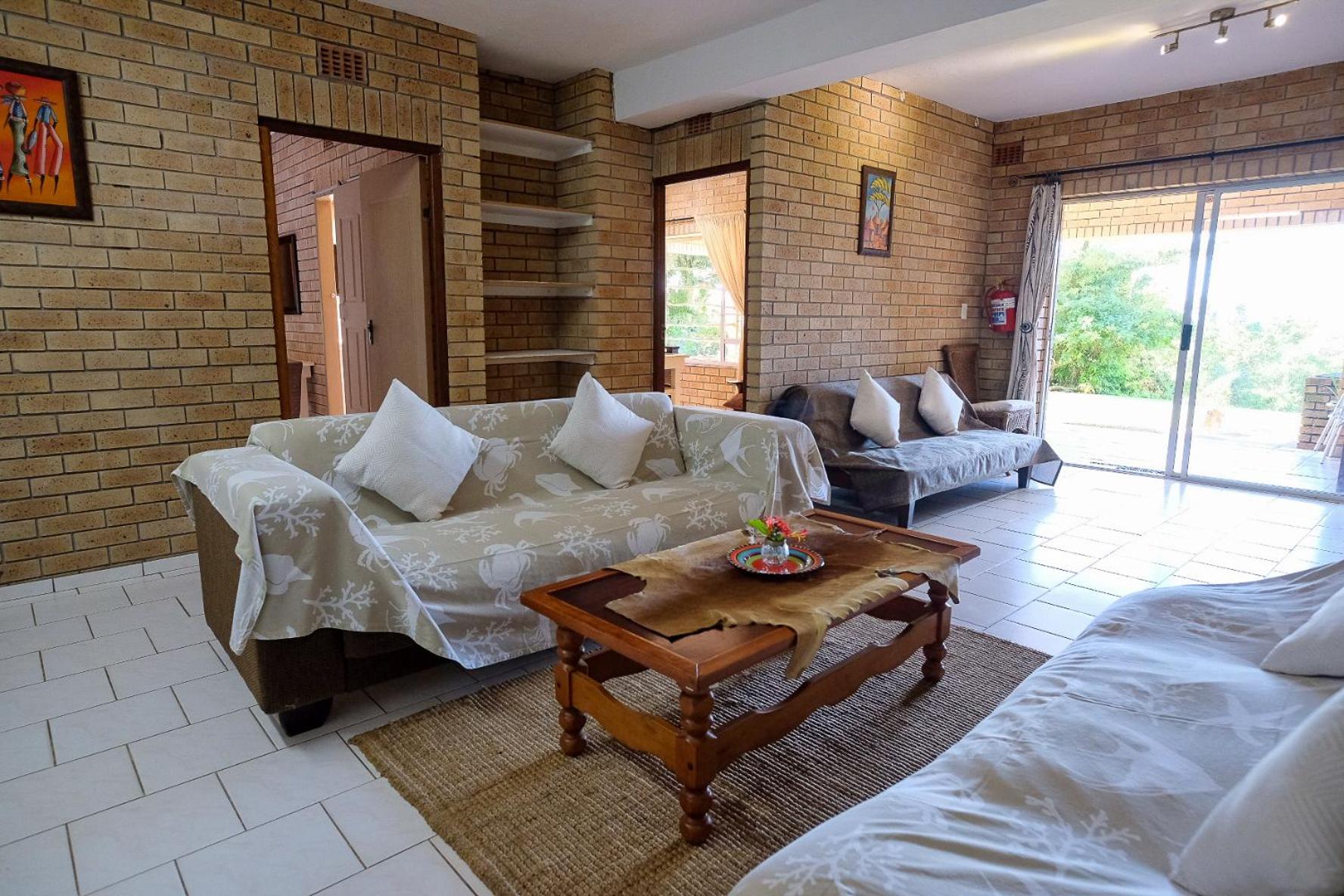 Three-Bedroom Apartment - Photo 4