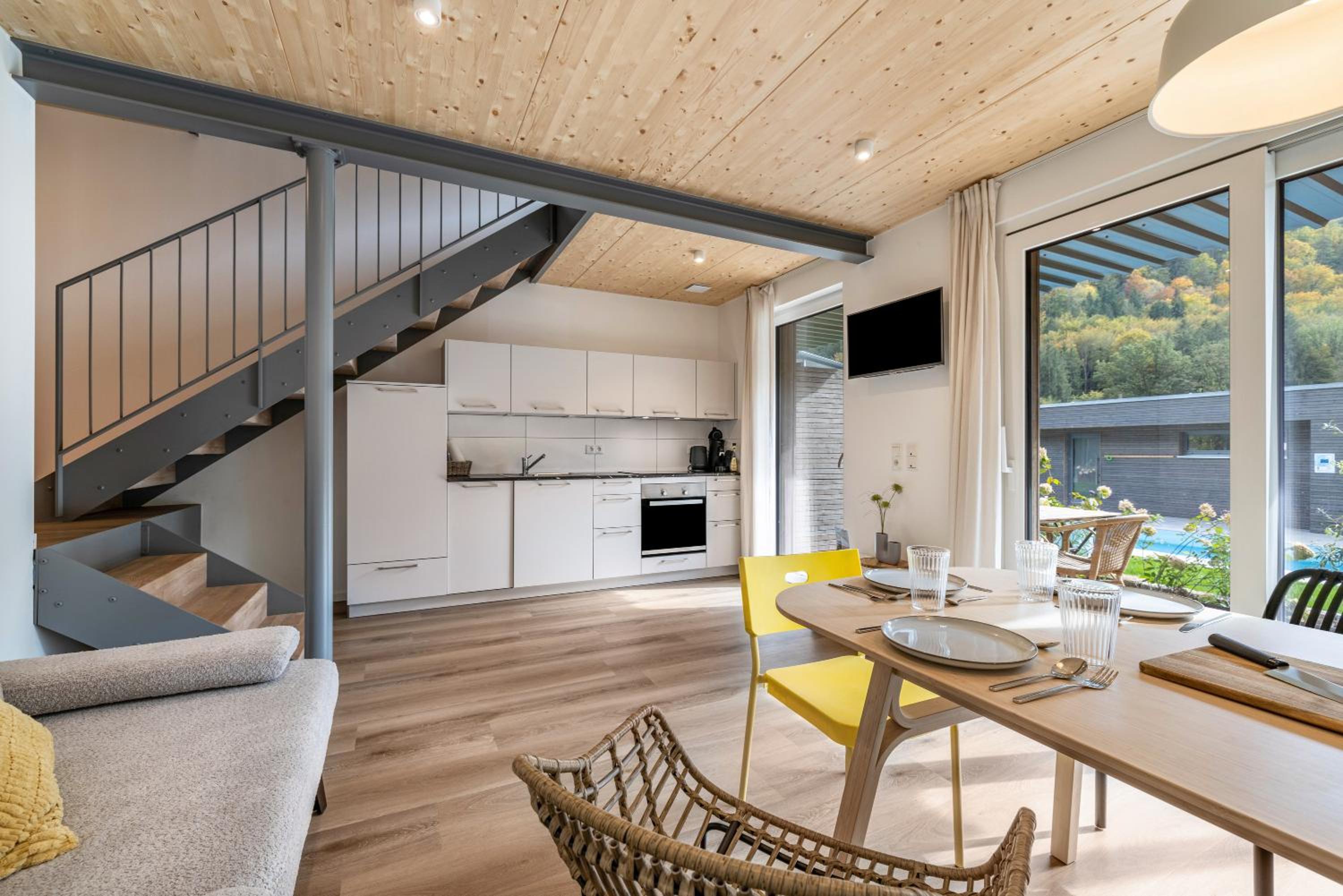 Two-Bedroom Deluxe Apartment with Garden View photo 2