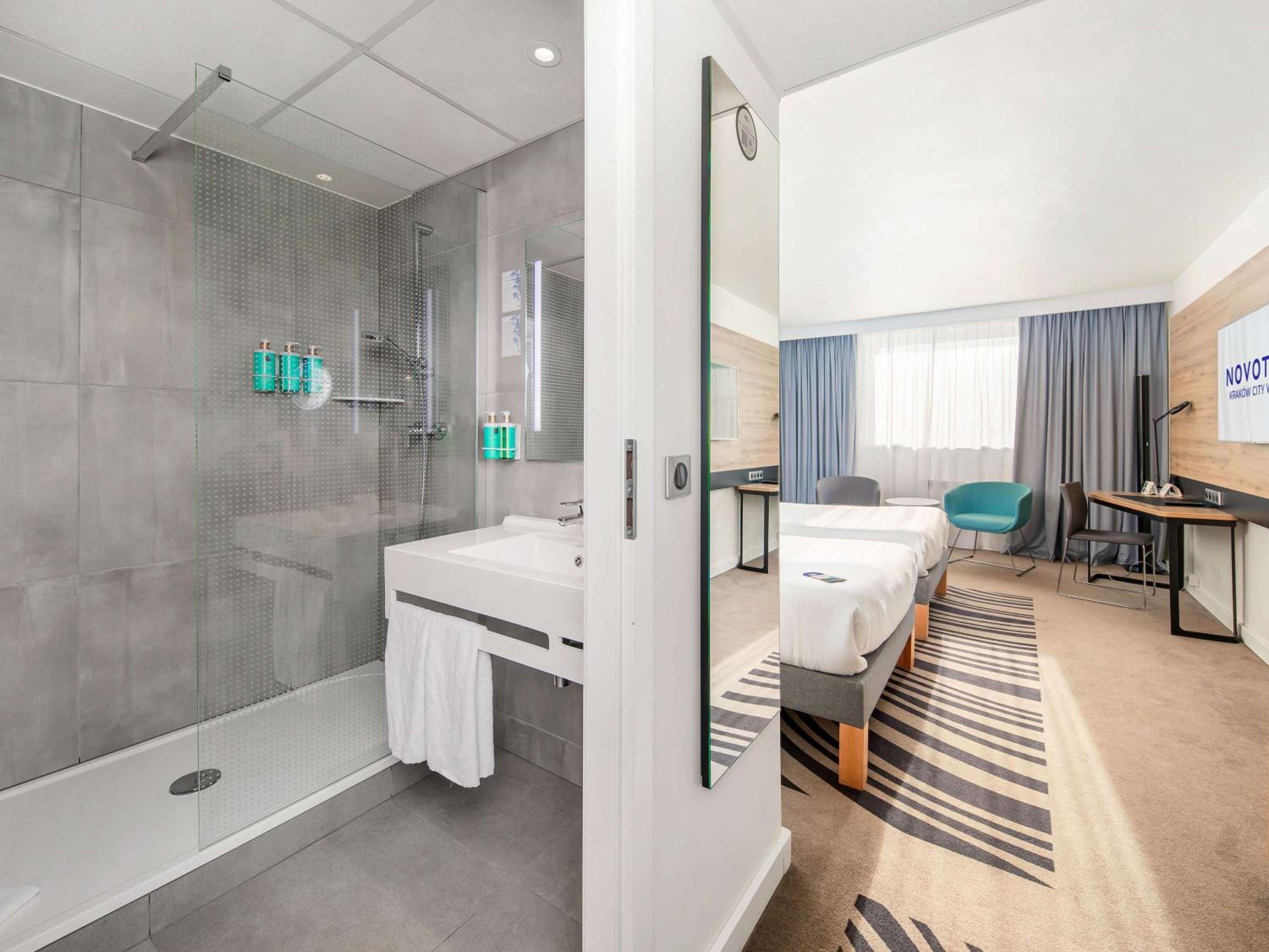 Executive Room with Two Big Beds - Photo 5