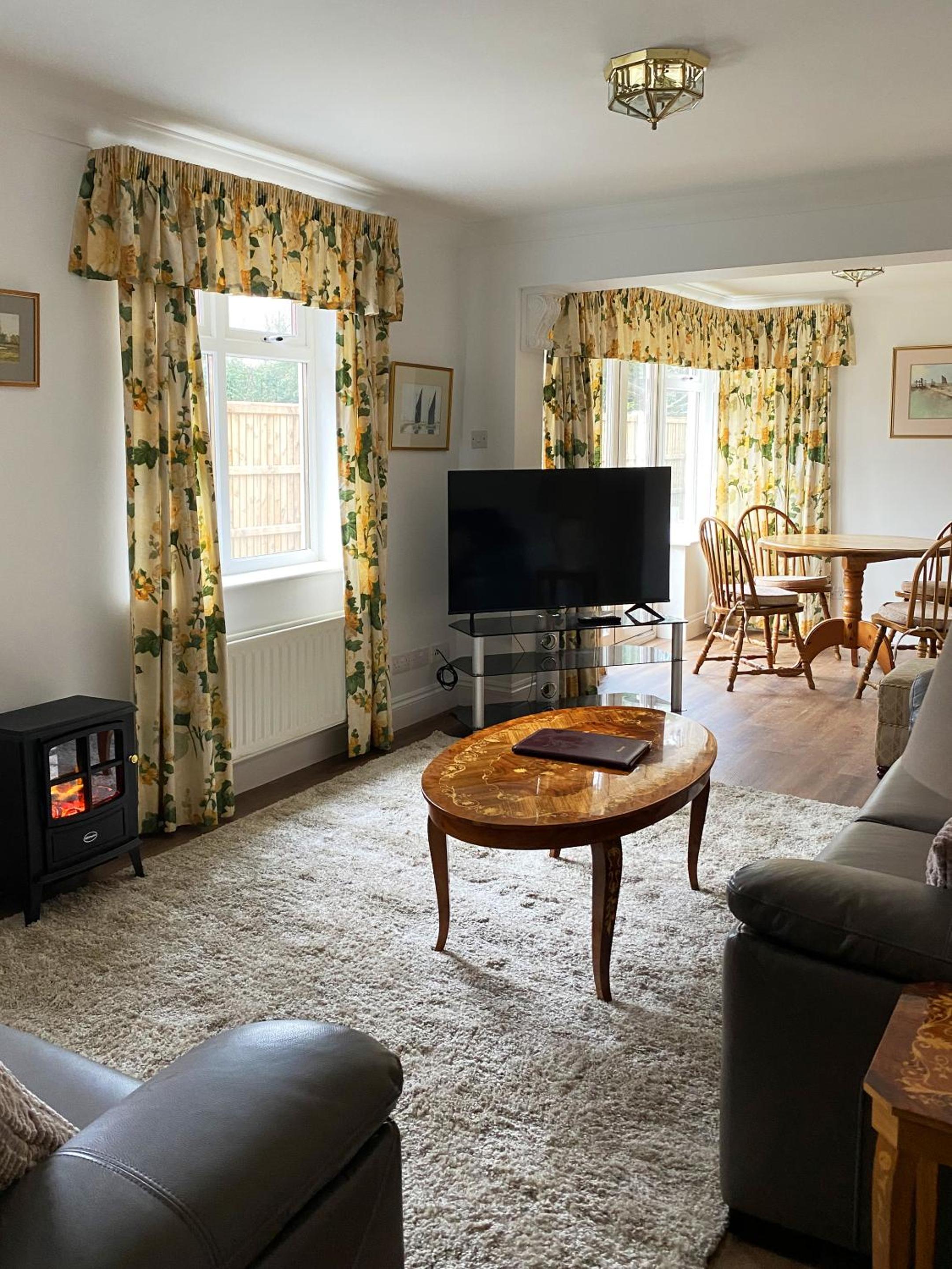 One-Bedroom Bungalow photo 1
