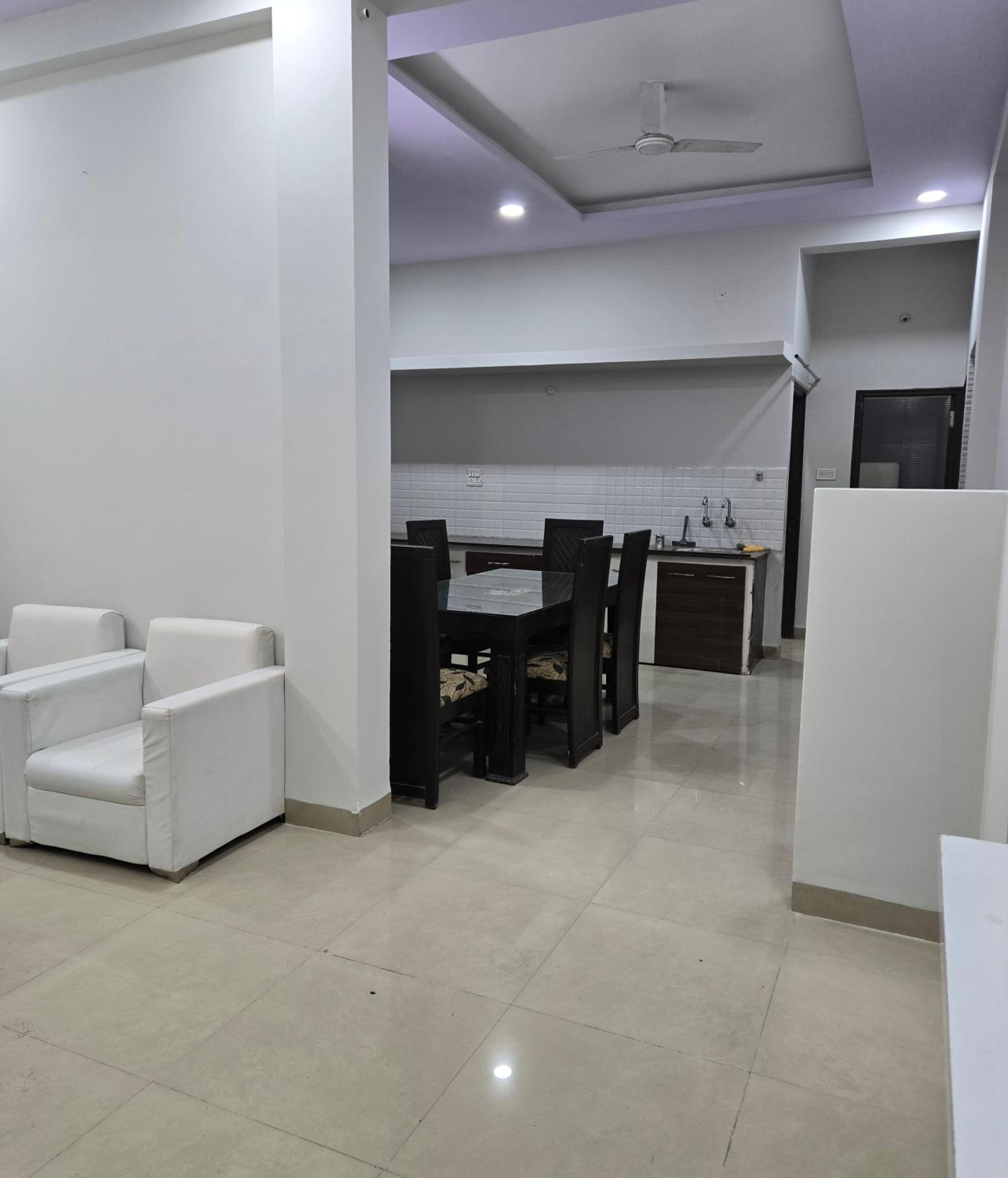 Three-Bedroom Apartment photo 2