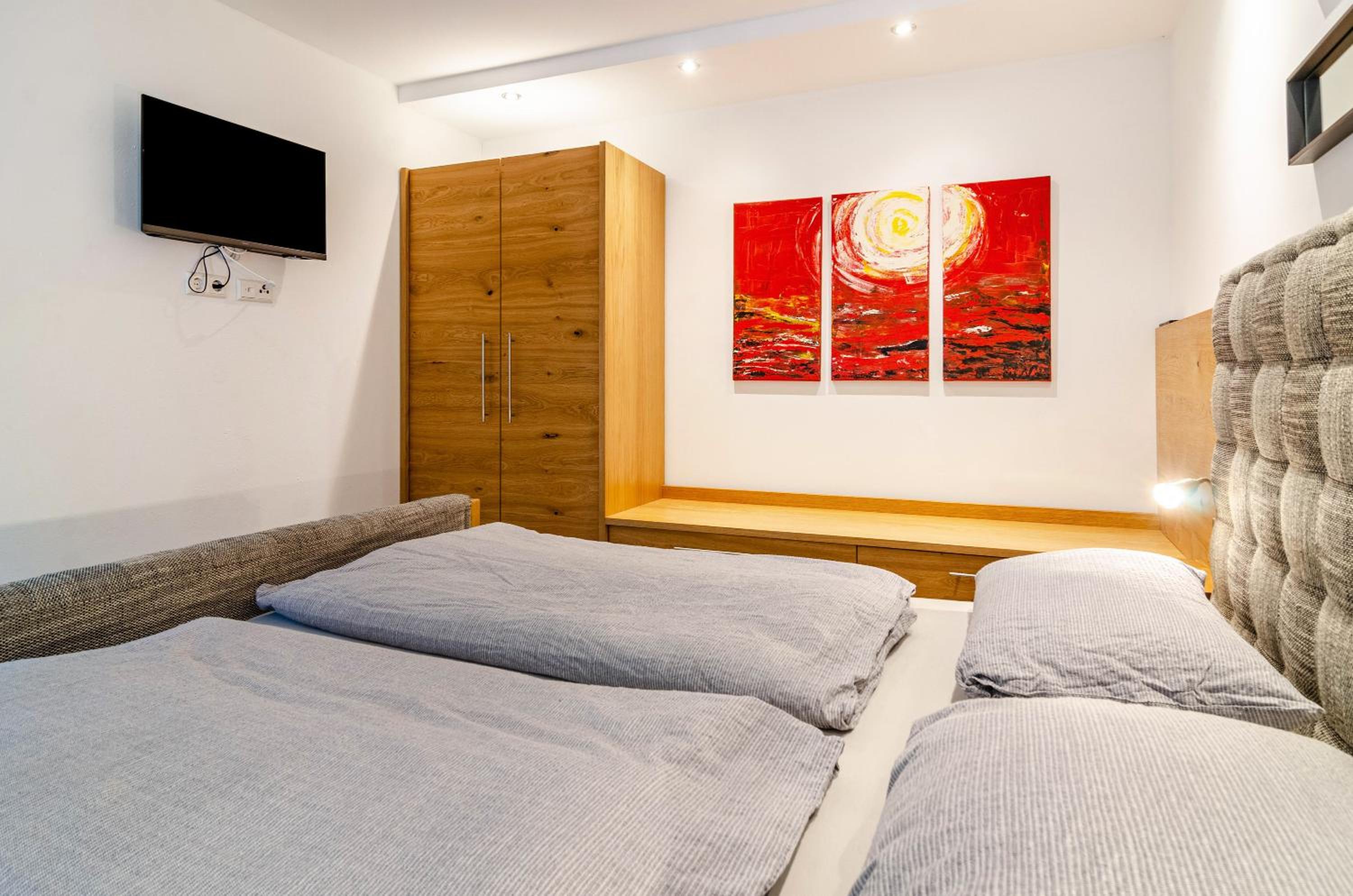 One-Bedroom Apartment with Garden View photo 2