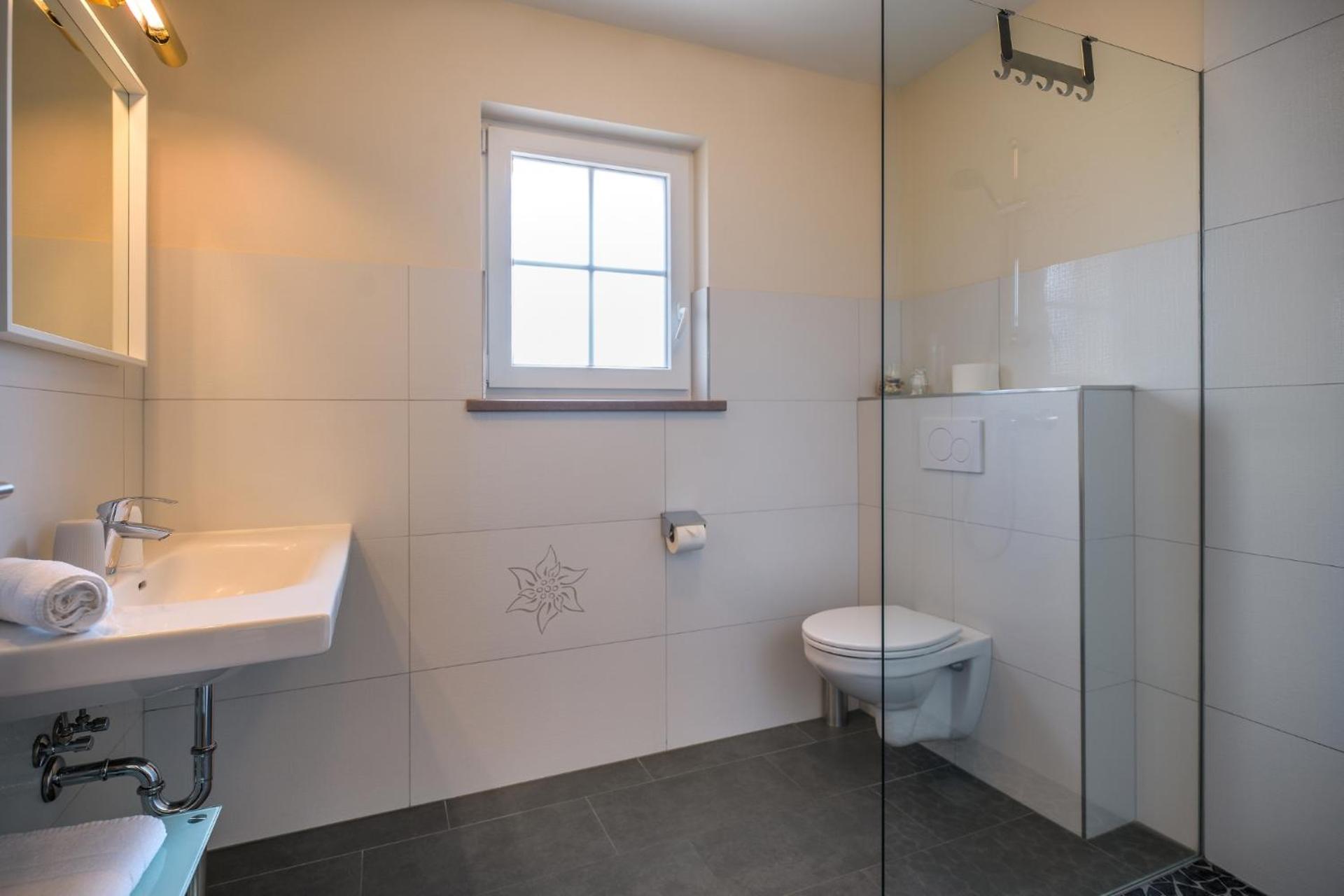 Two-Bedroom Apartment - Photo 11