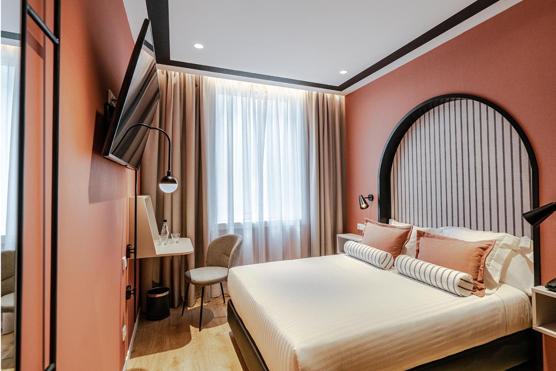 Petite Double Room - Photo 2
