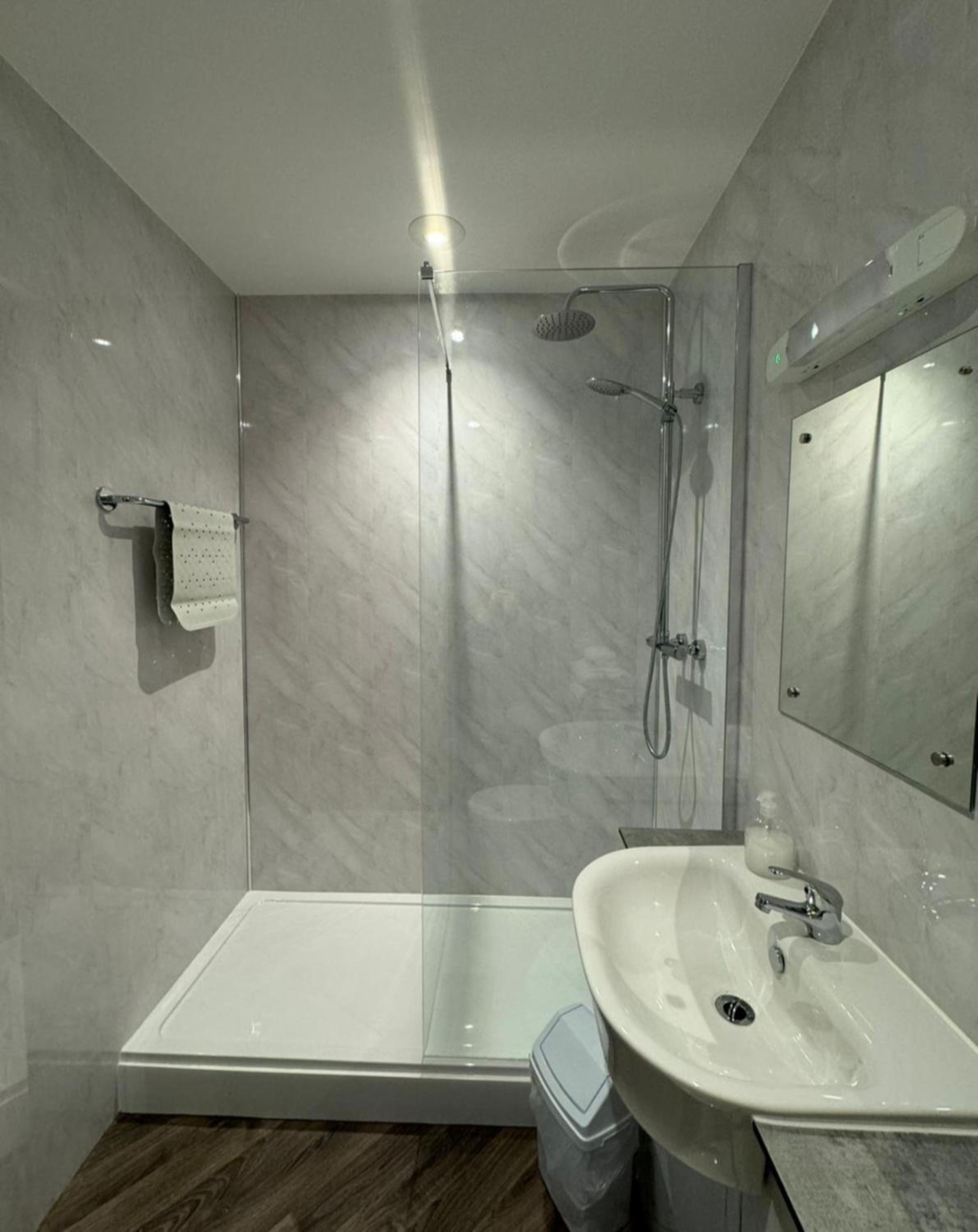 Superior Twin Room - Photo 10