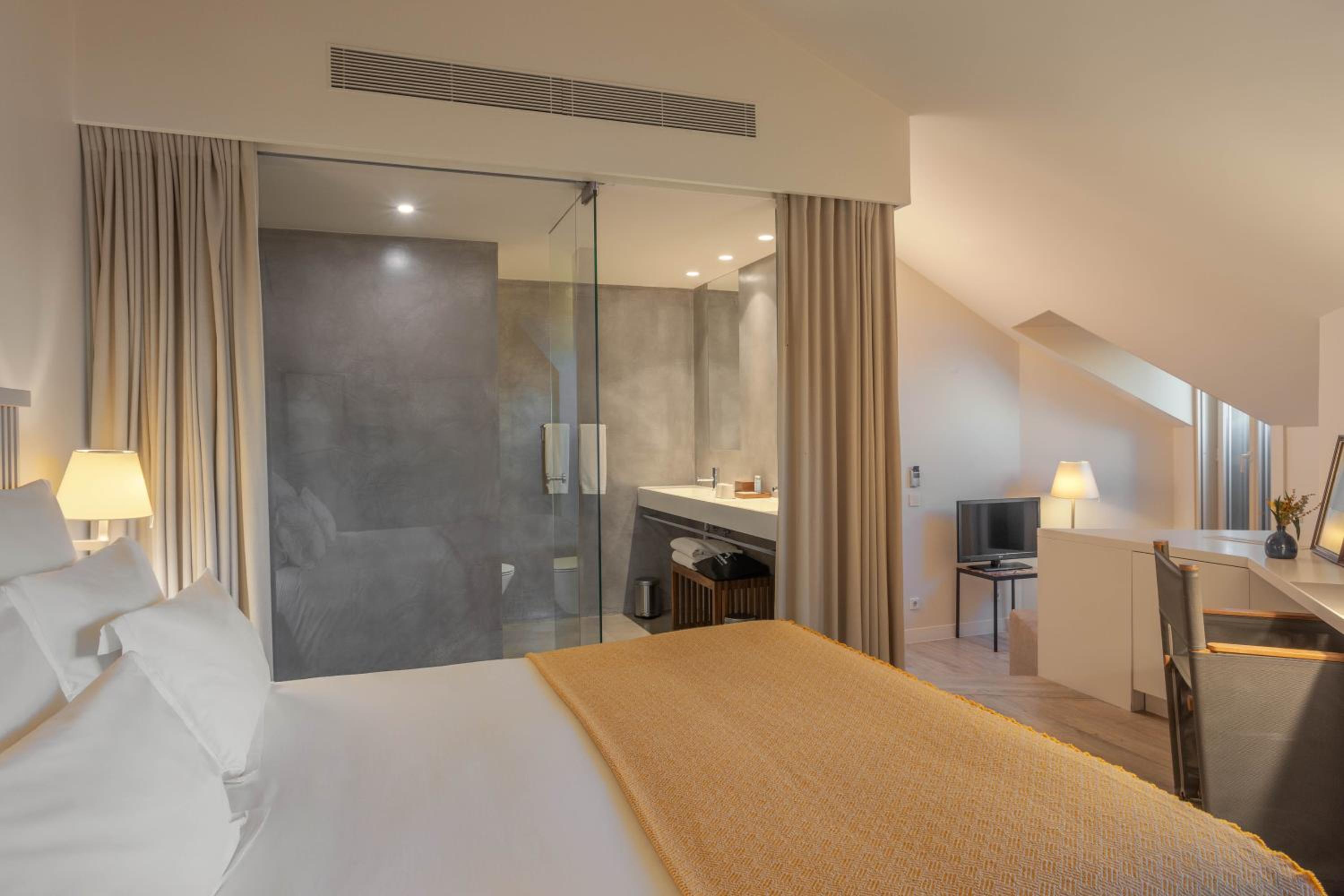 Premium Double or Twin Room photo 1