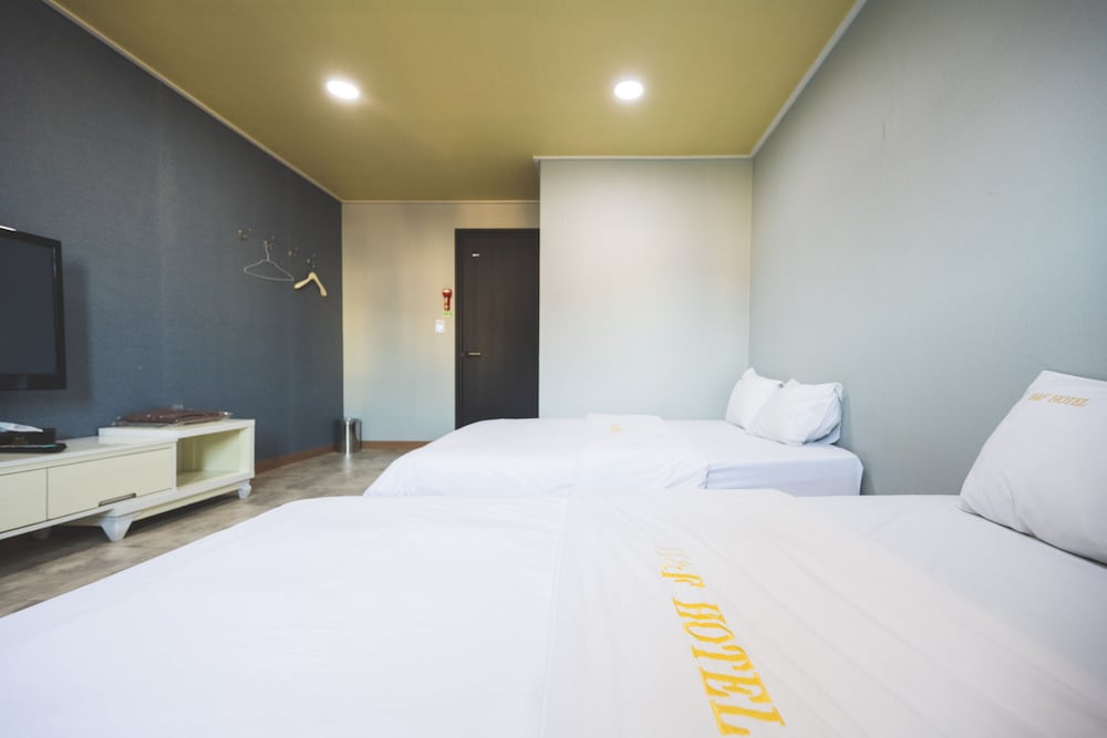 Traditional Room, Multiple Beds photo 2