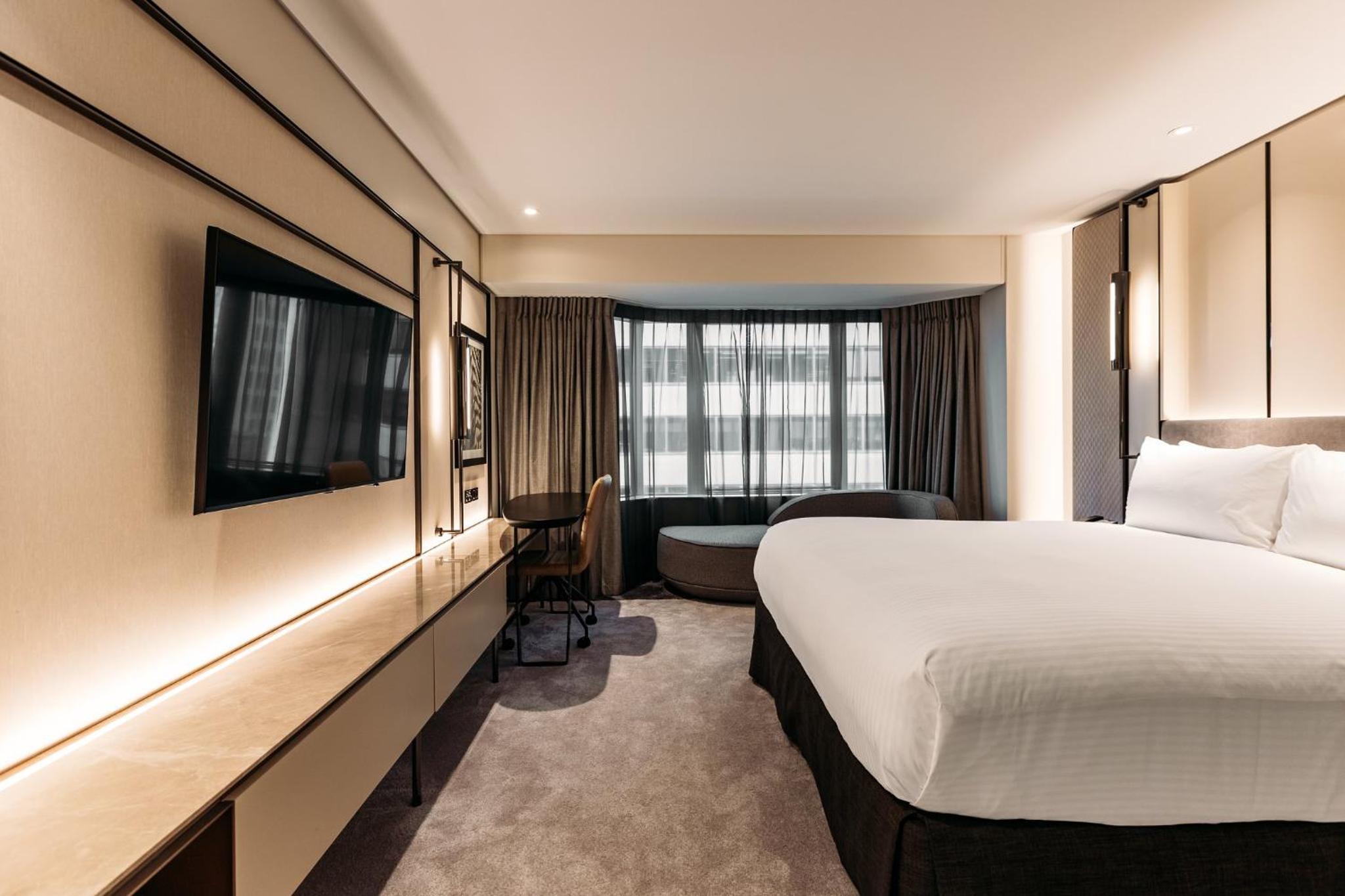 Classic King Room - Photo 17