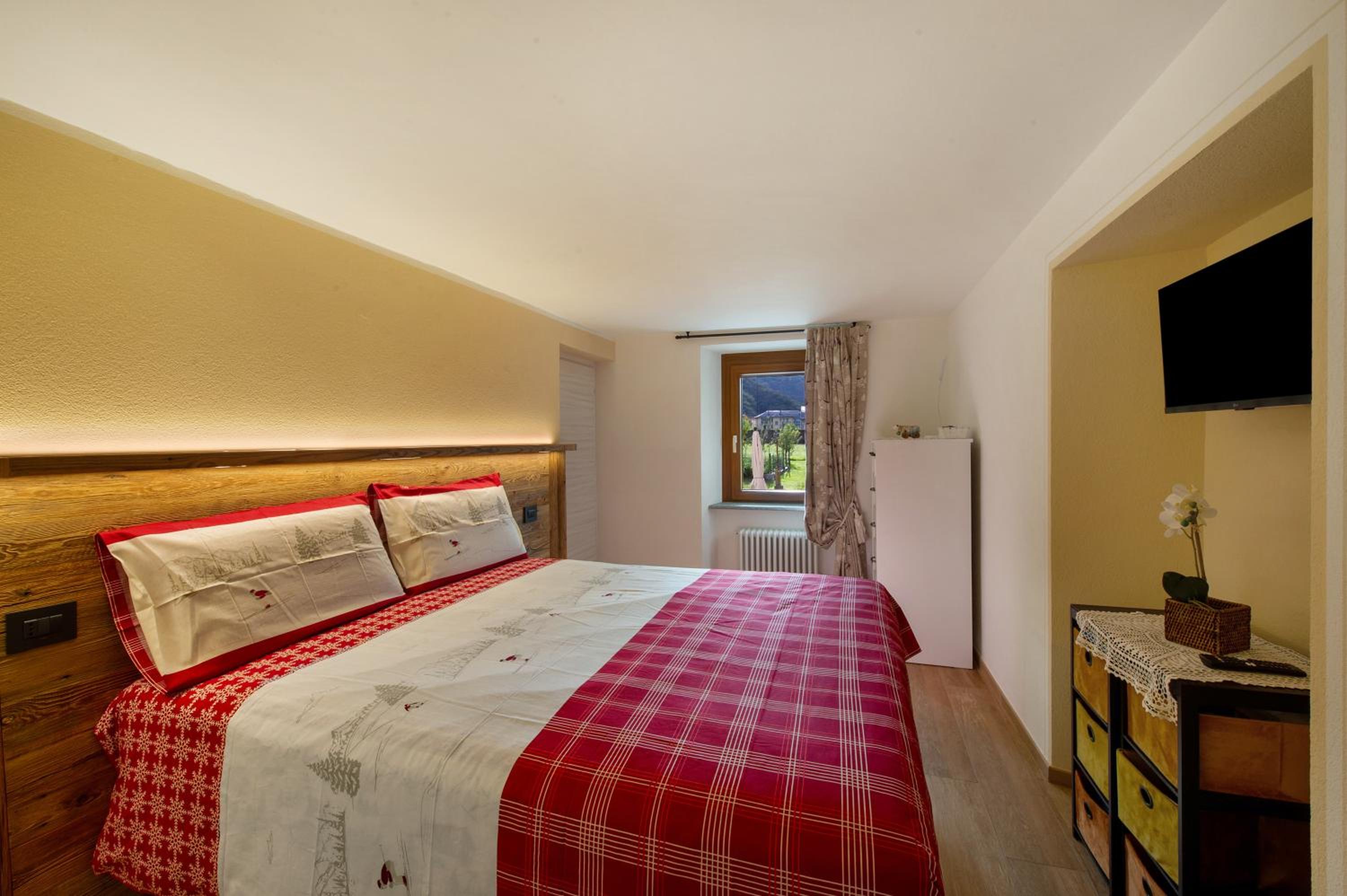 One-Bedroom Apartment with Garden View photo 1