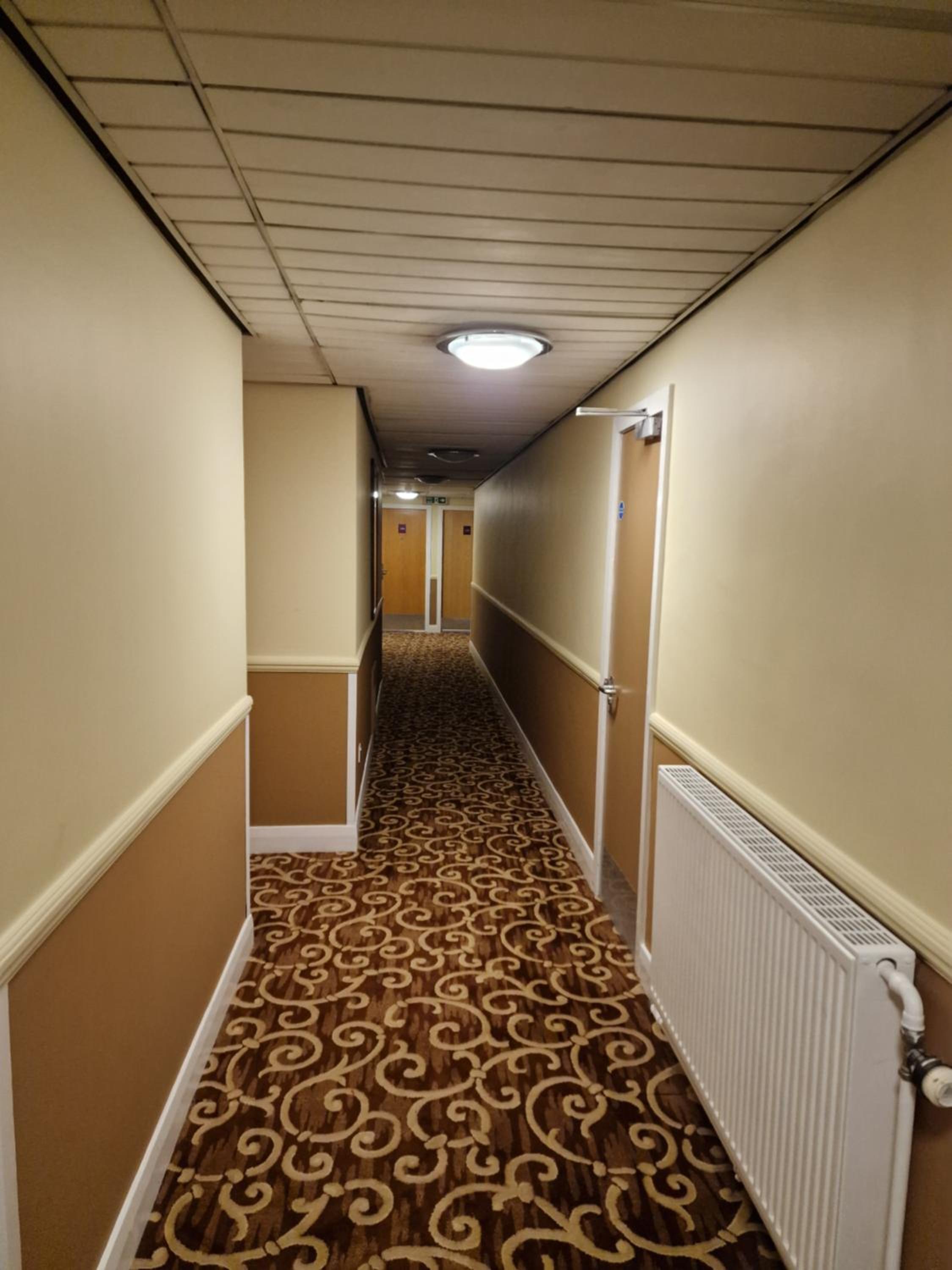 Twin Room - Photo 1
