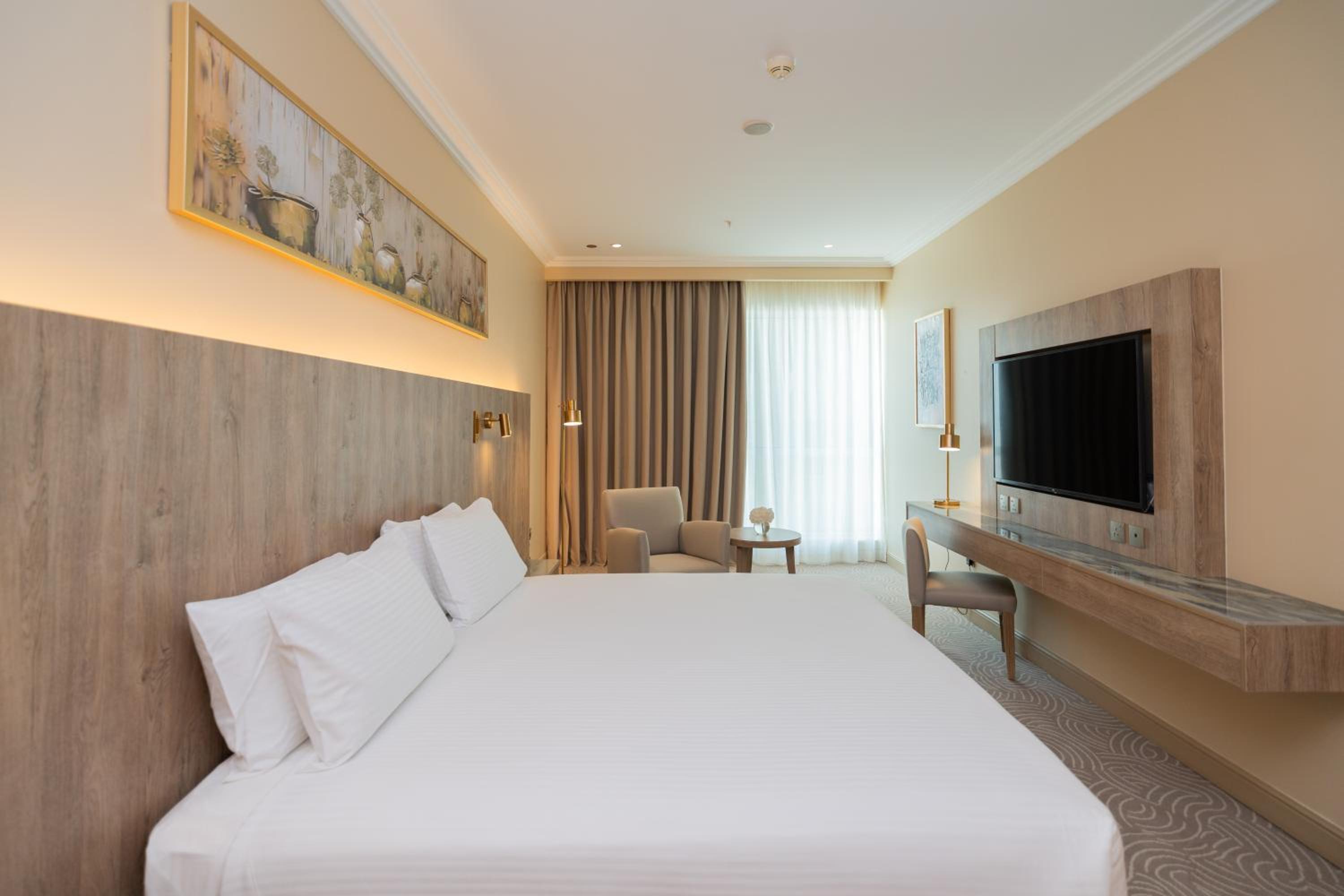 Superior Room with City View - Photo 1
