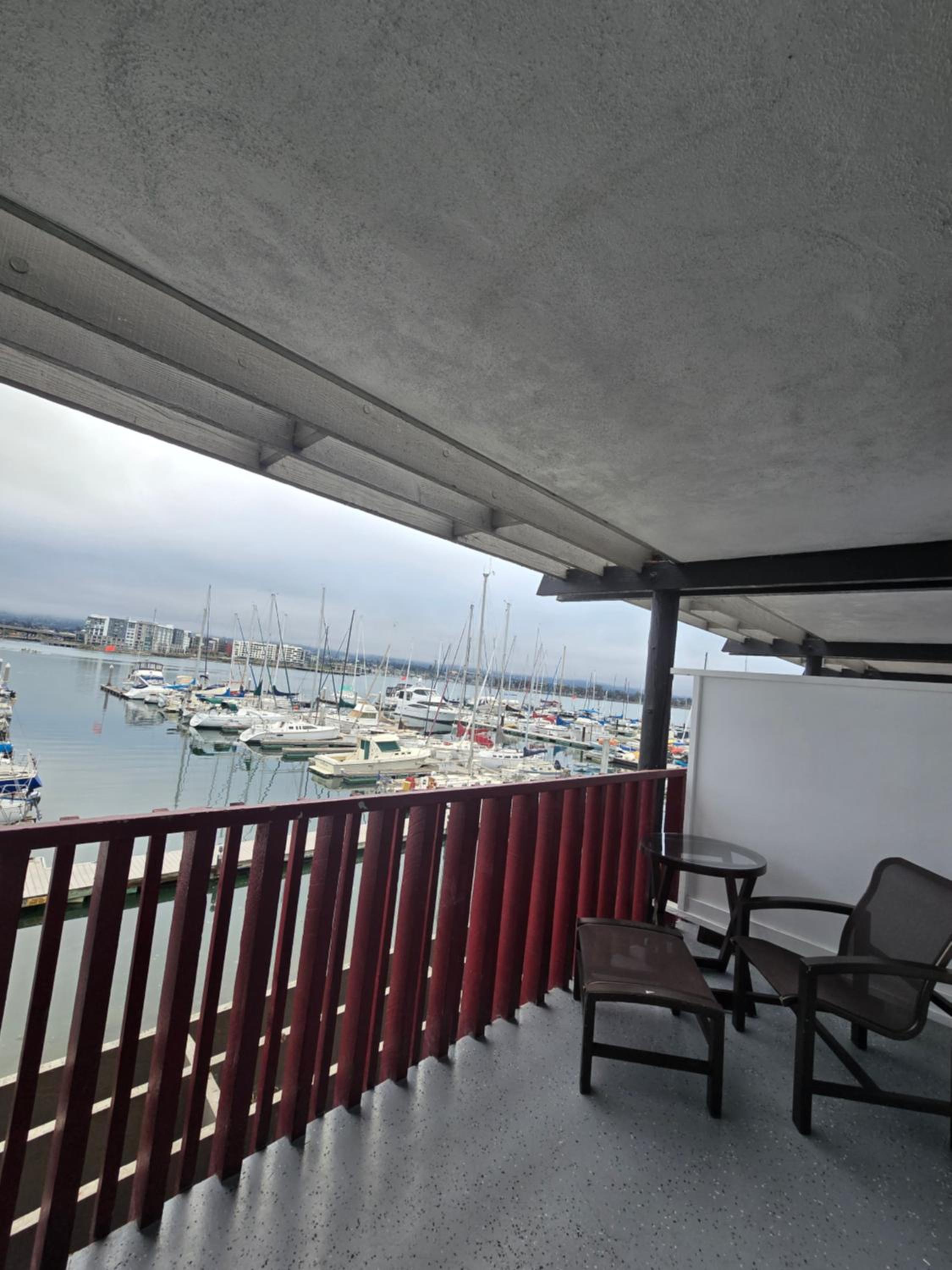 Superior King Room with Marina View - Photo 2