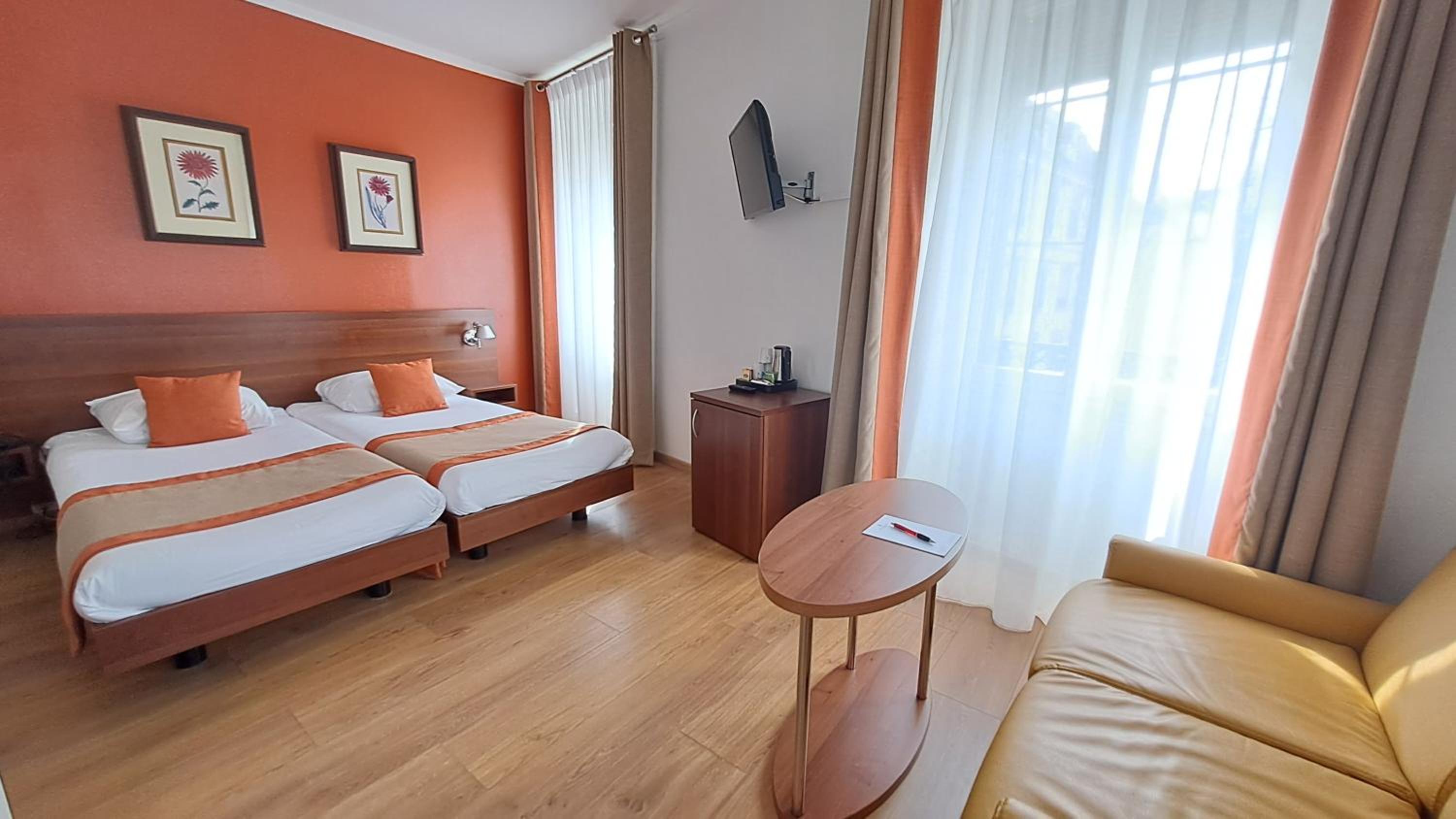 Triple Room