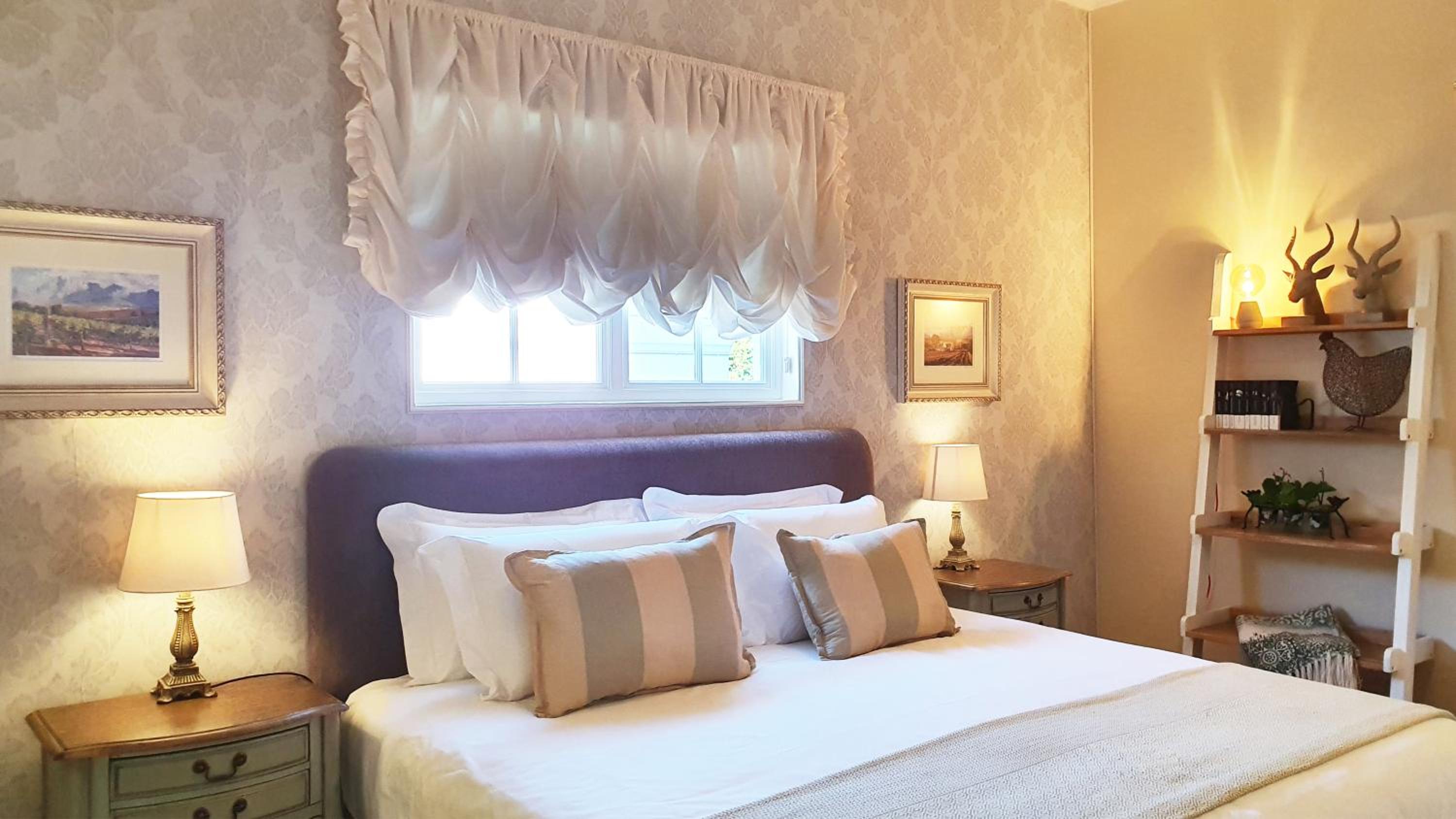 Deluxe King Suite photo 1