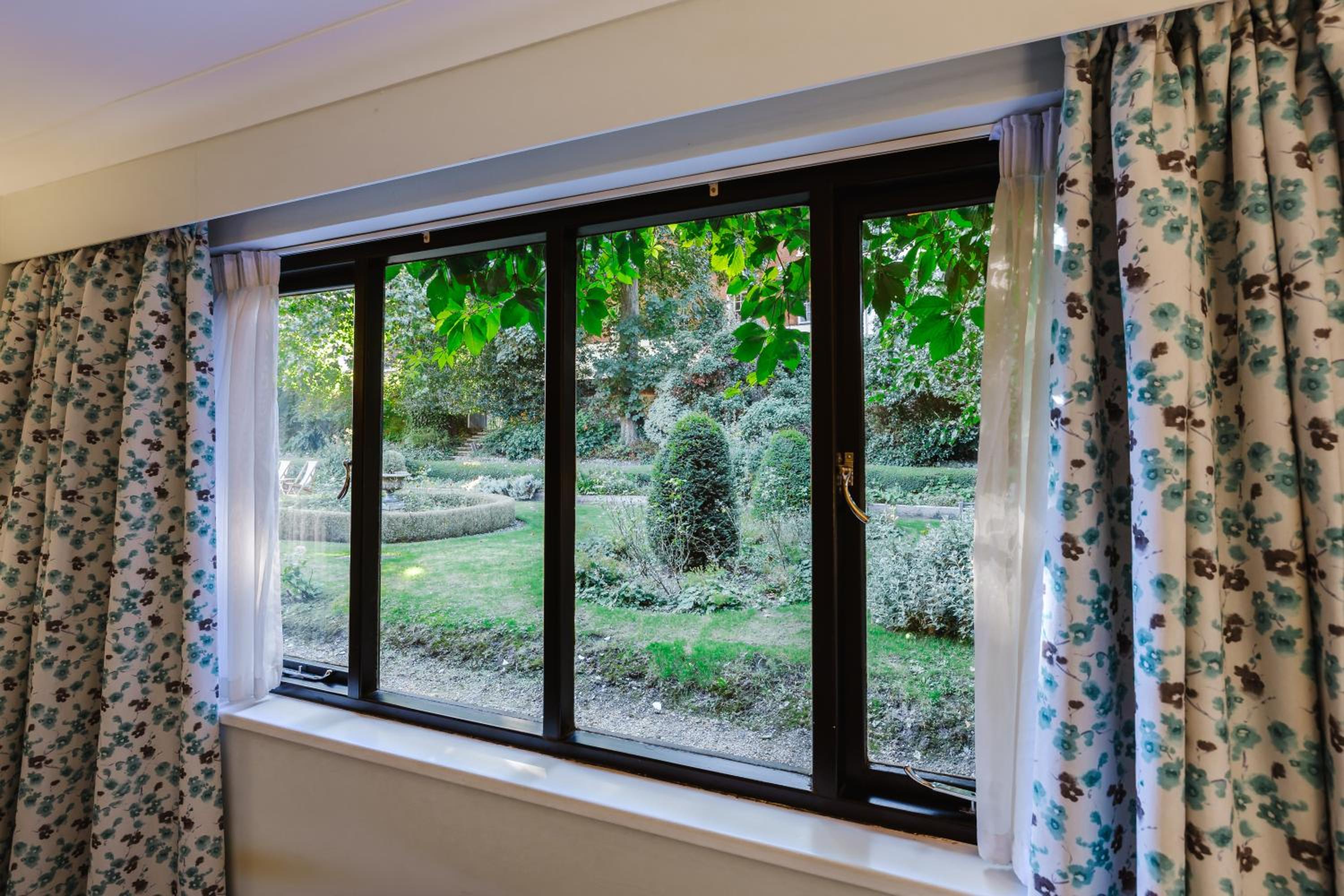 Double or Twin Room with Garden View - Photo 5