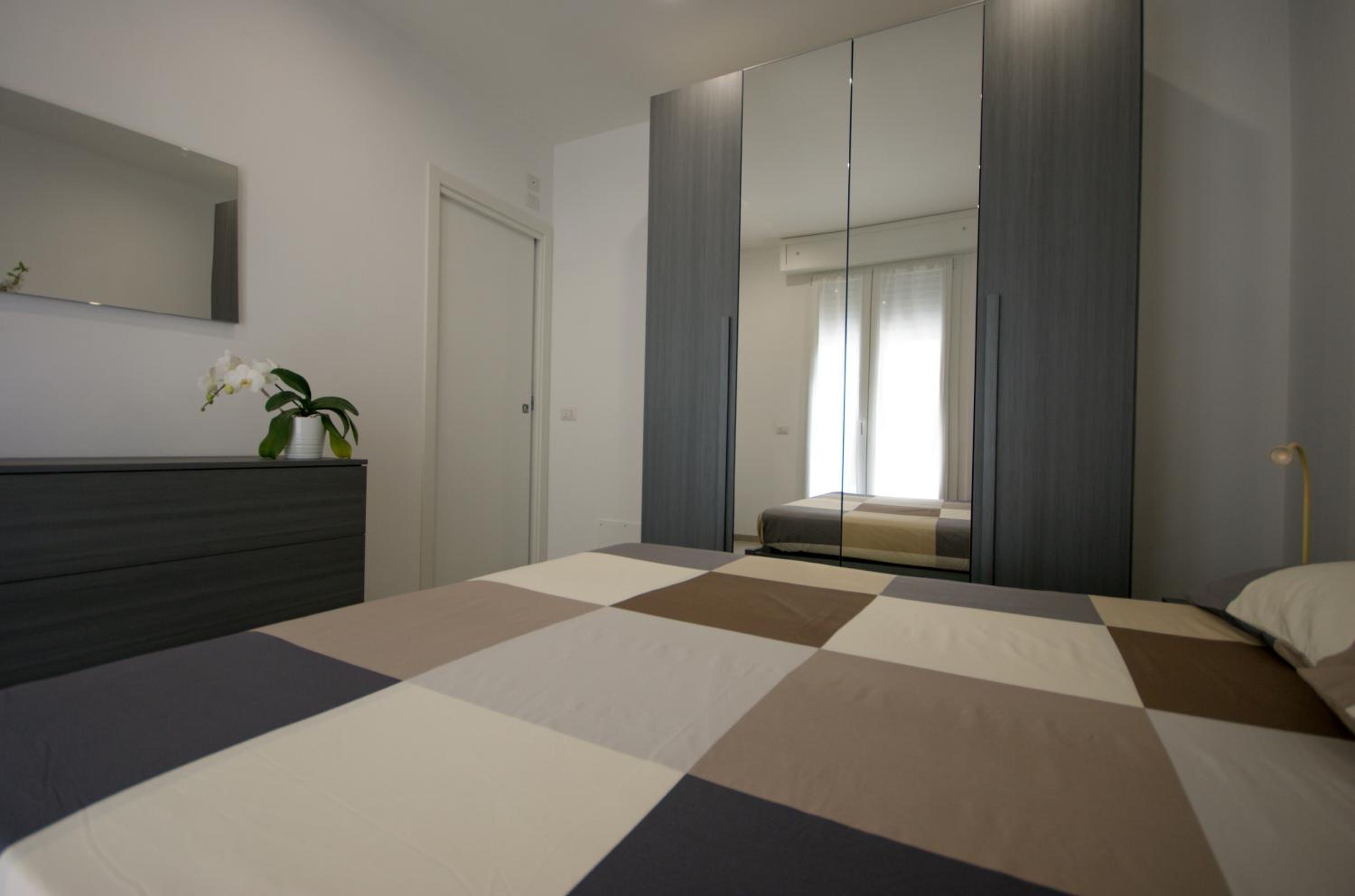 Three-Bedroom Apartment photo 2