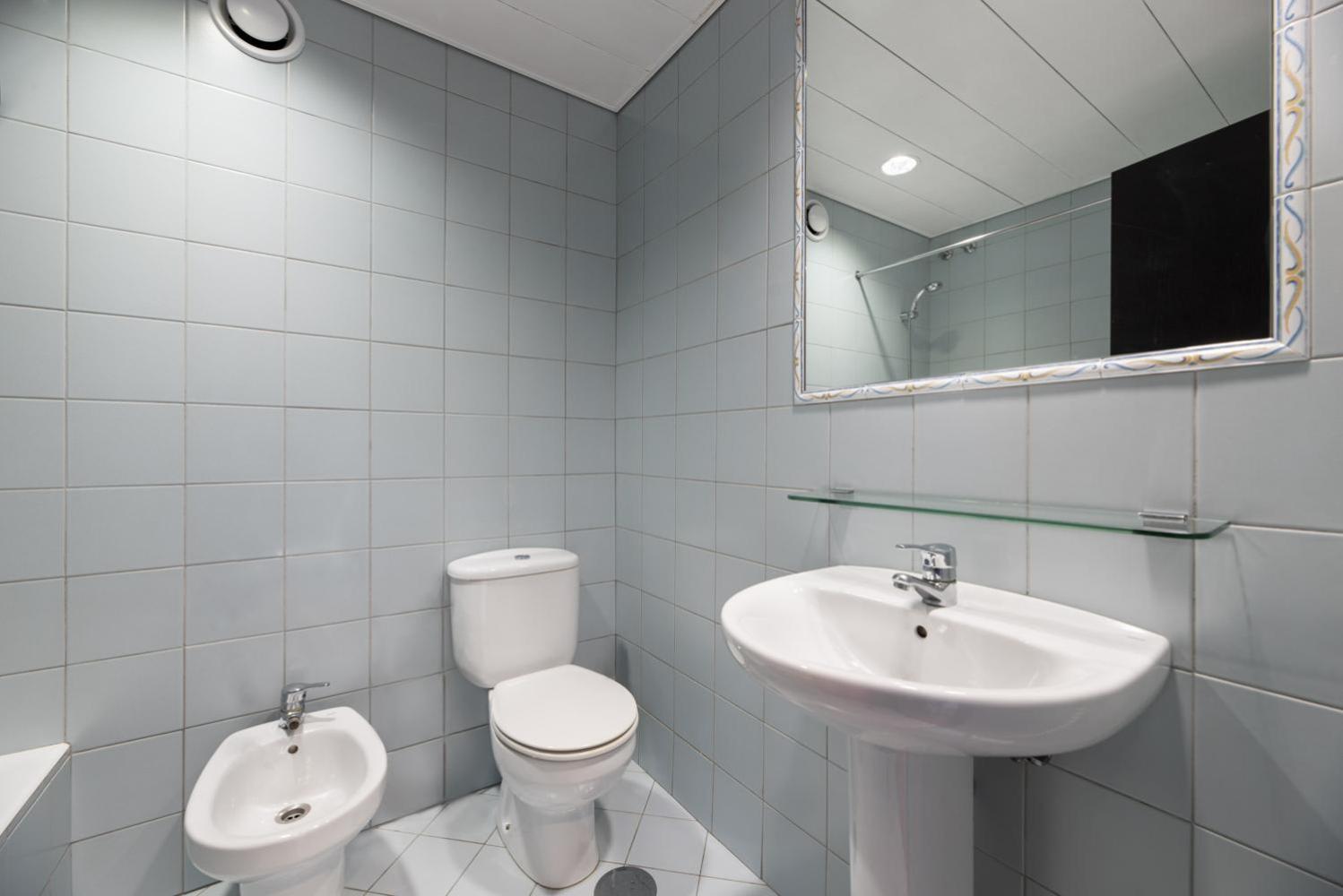  Double or Twin Room with City View - Photo 11