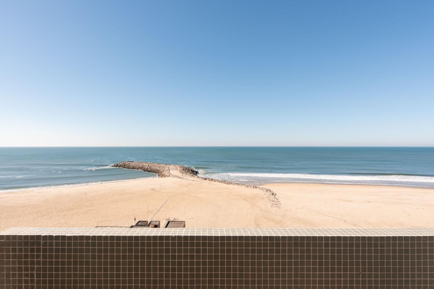 Double or Twin Room with Front Sea View - Photo 2