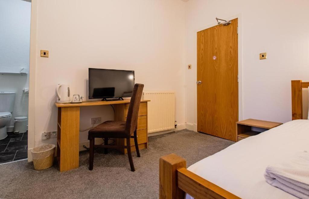 Standard Single Room with Shower photo 3