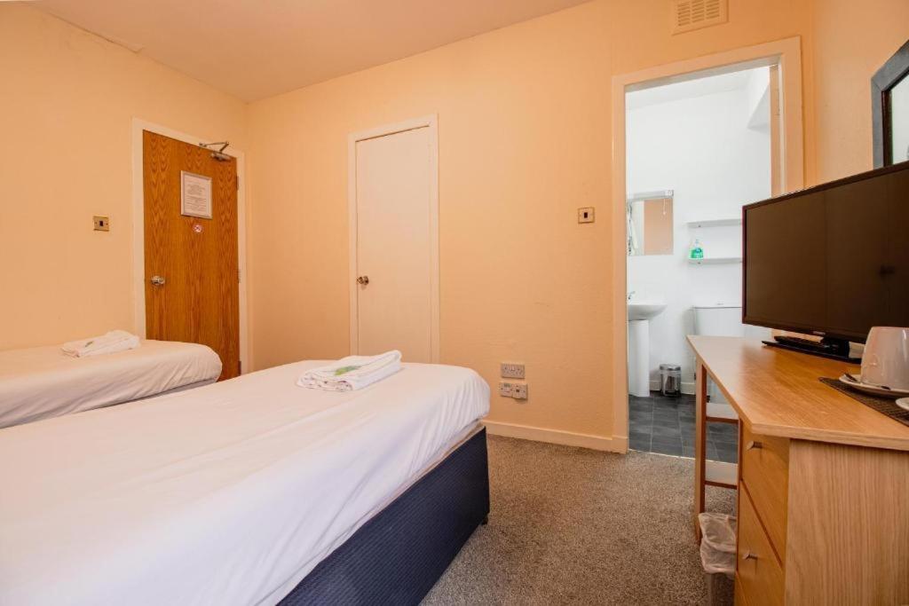 Standard Twin Room photo 2