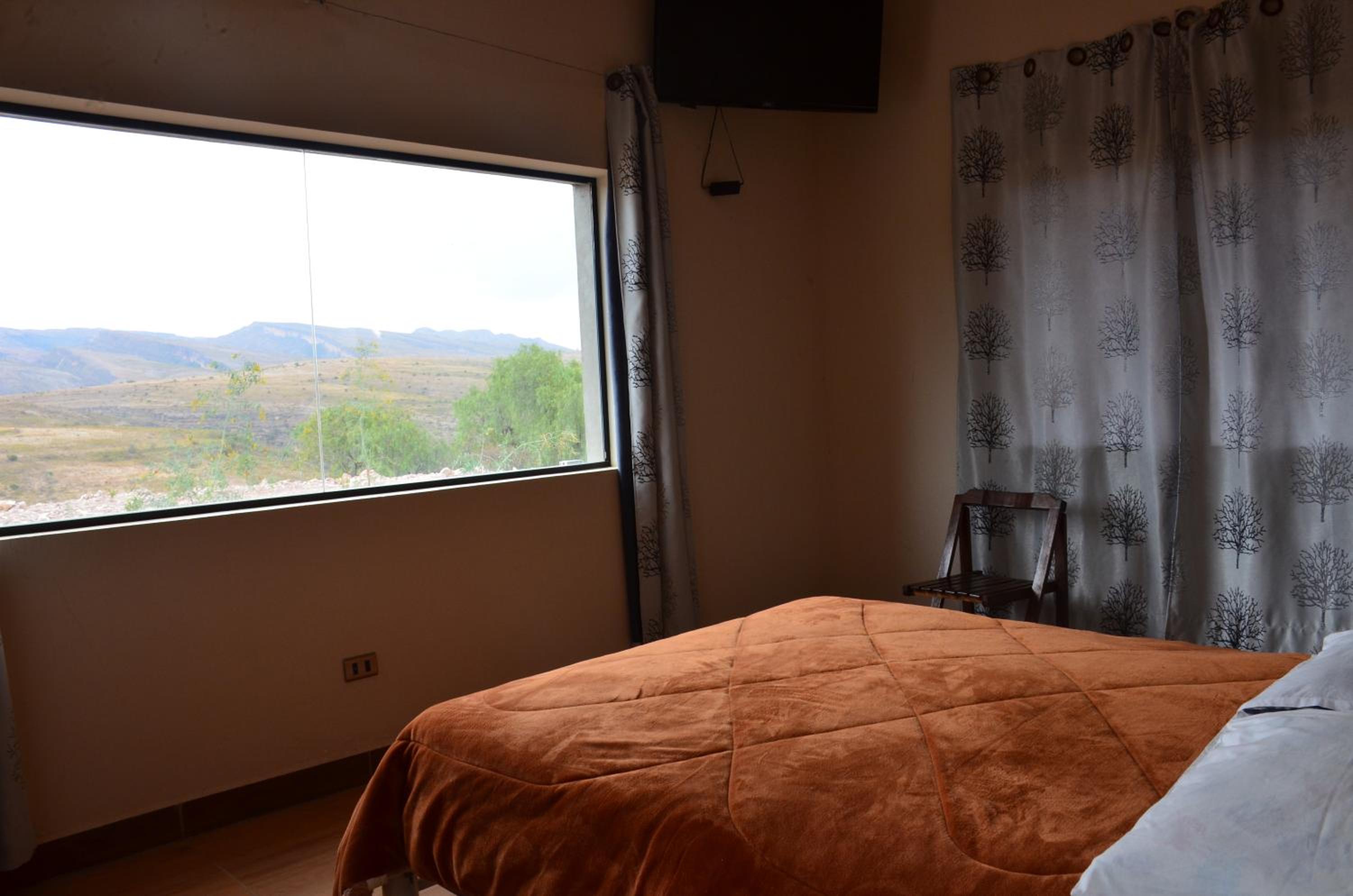 Queen Room photo 1