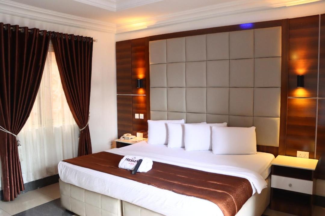 Superior King Room
