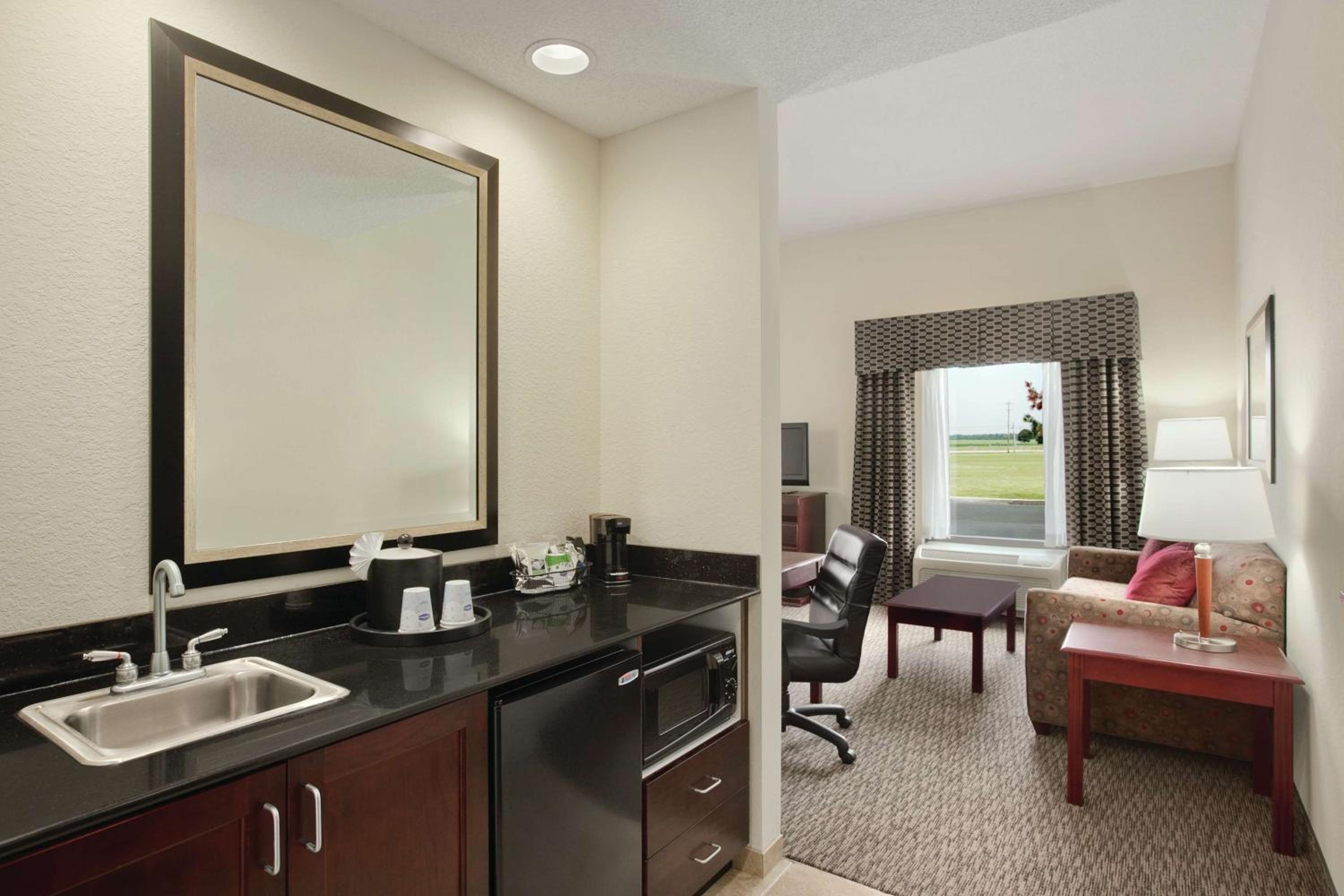 King Studio Suite With Sofa Bed - Non-Smoking - Photo 1