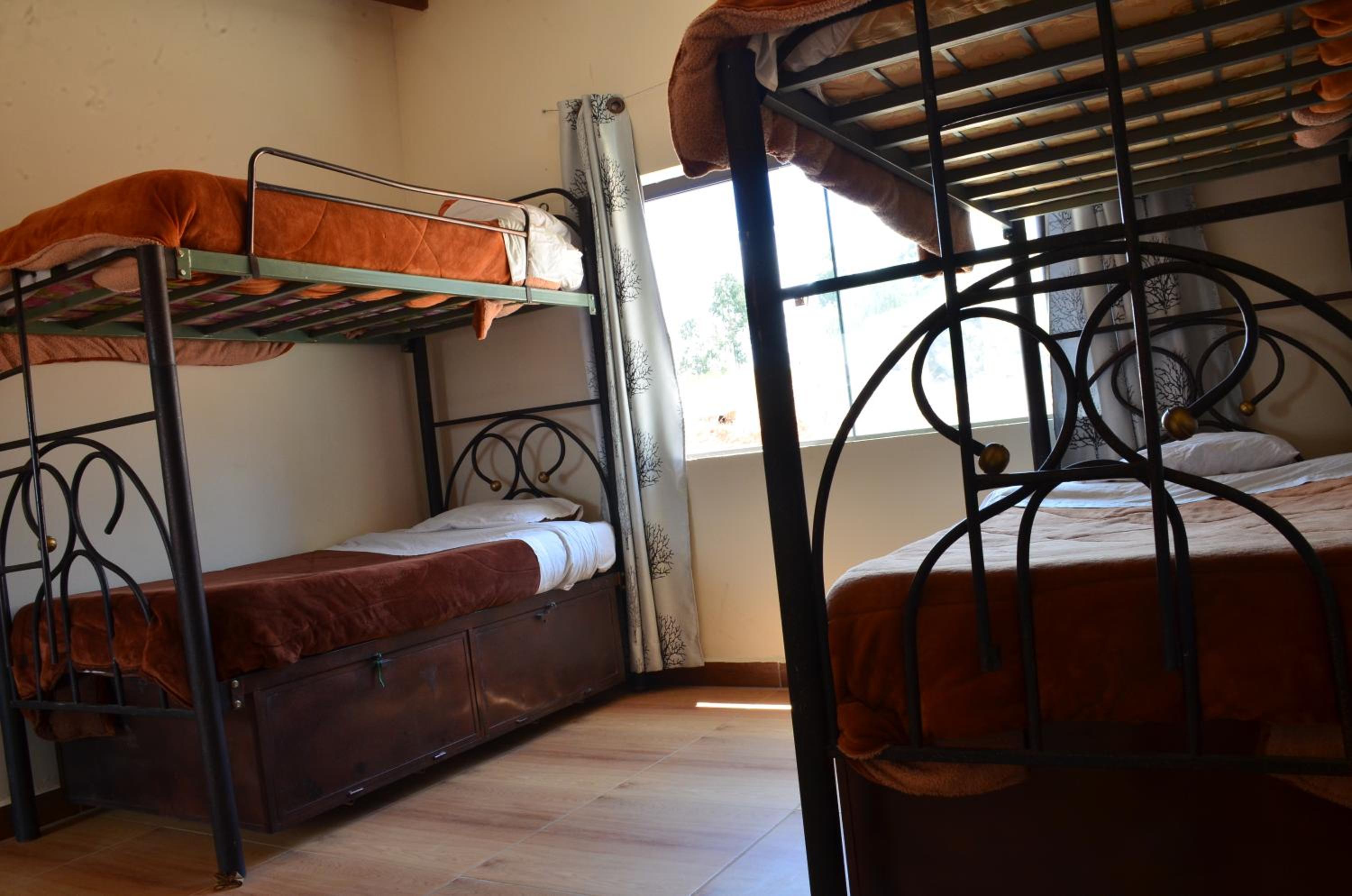 Quadruple Room with Private Bathroom photo 2