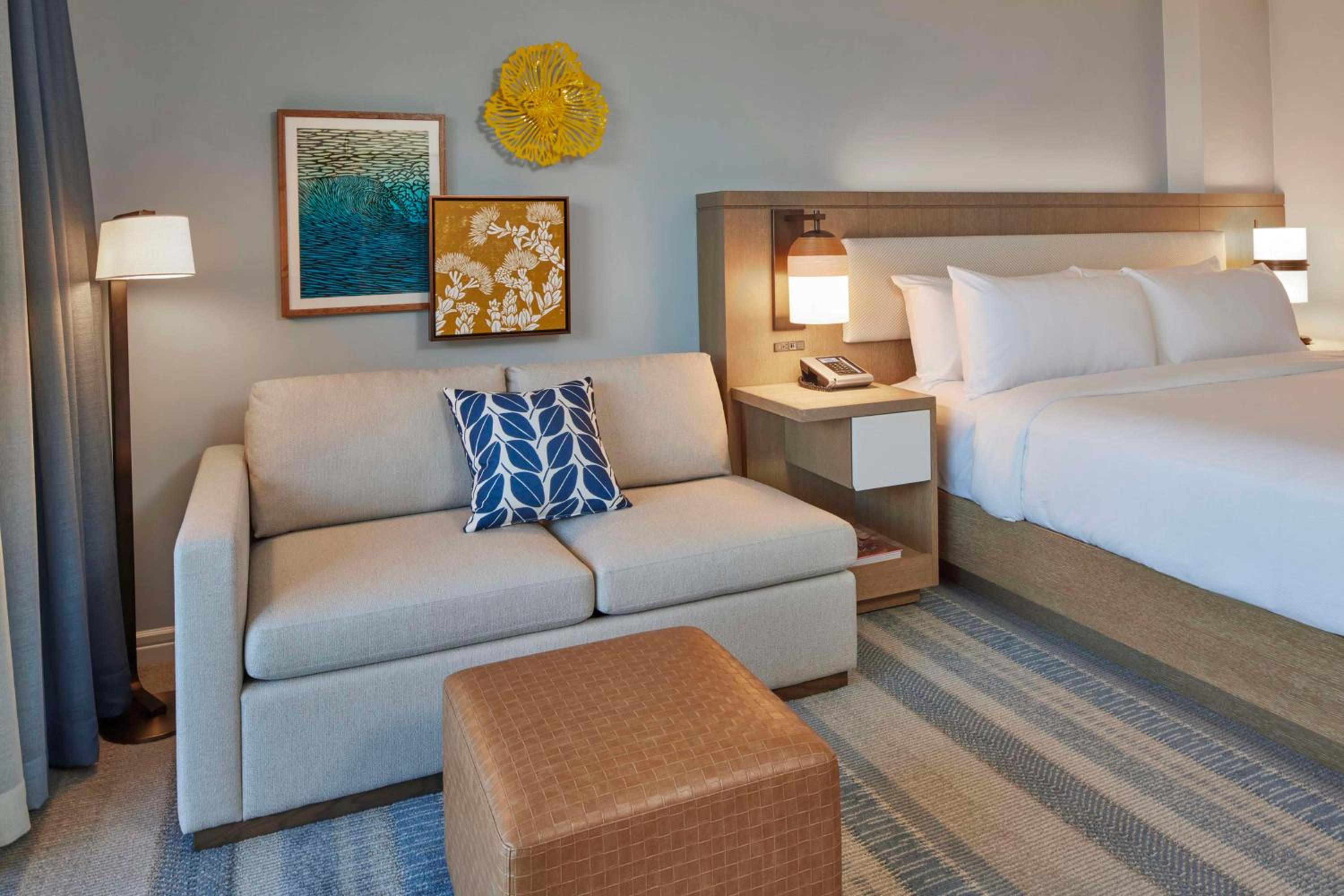 Rainbow Kai Lagoon View With One King Bed - Mobility Accessible Tub