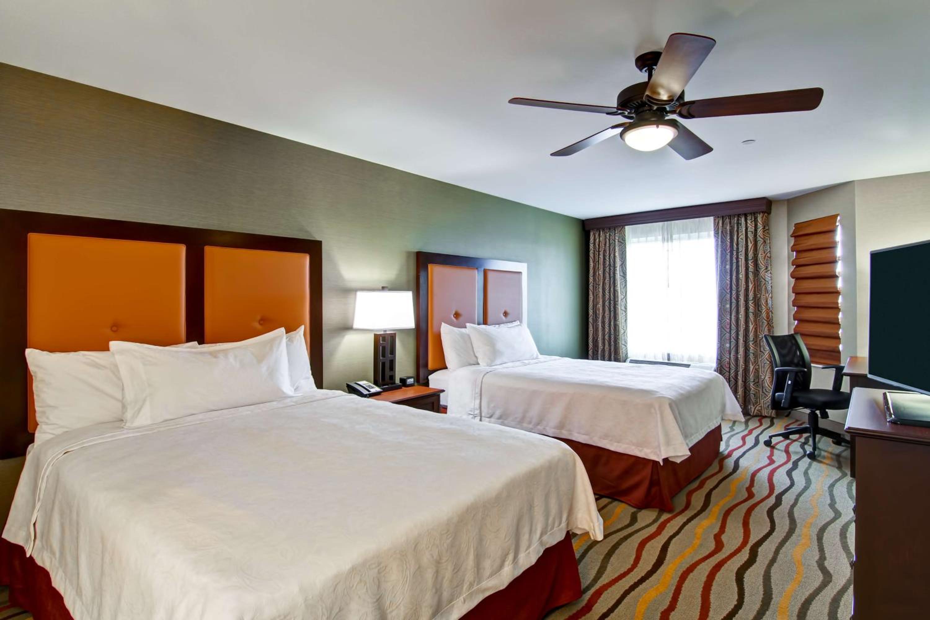 Queen Suite with Two Queen Beds - Mobility and Hearing Access/Non-Smoking