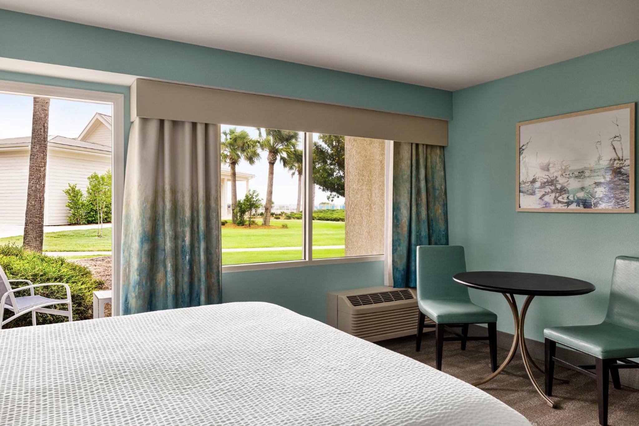 Queen Room with Two Queen Beds - Photo 1