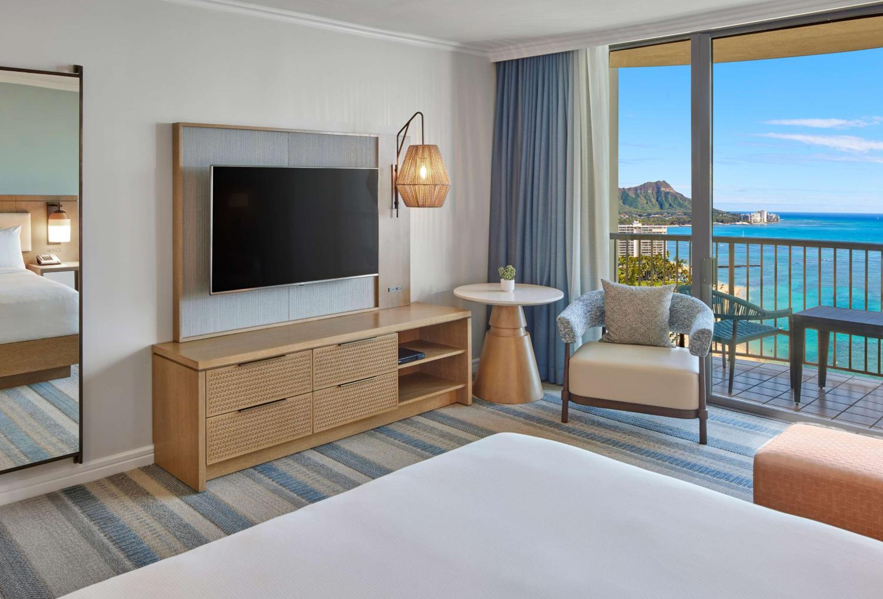 Queen Room with Two Queen Beds and High Floor Ocean Front View