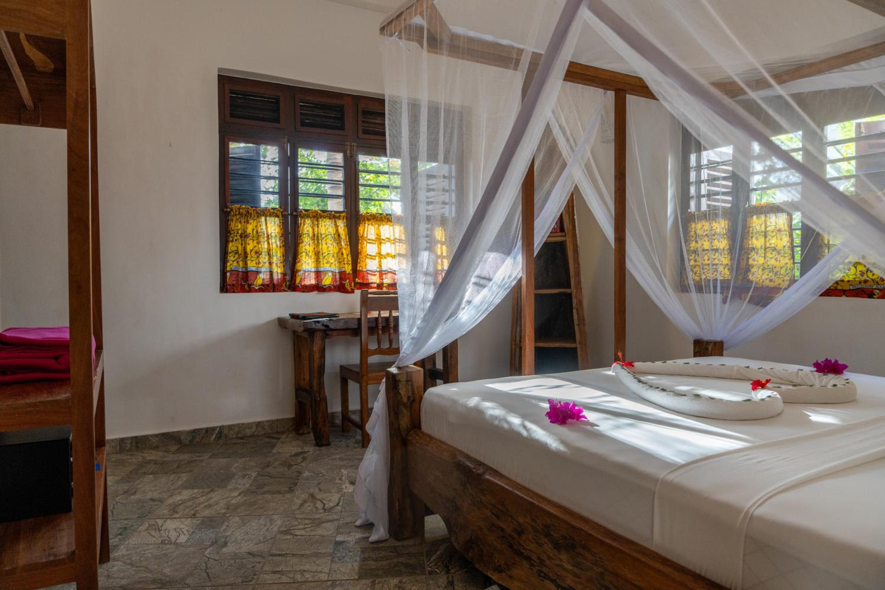 Deluxe Double Room with Sea View - Photo 3