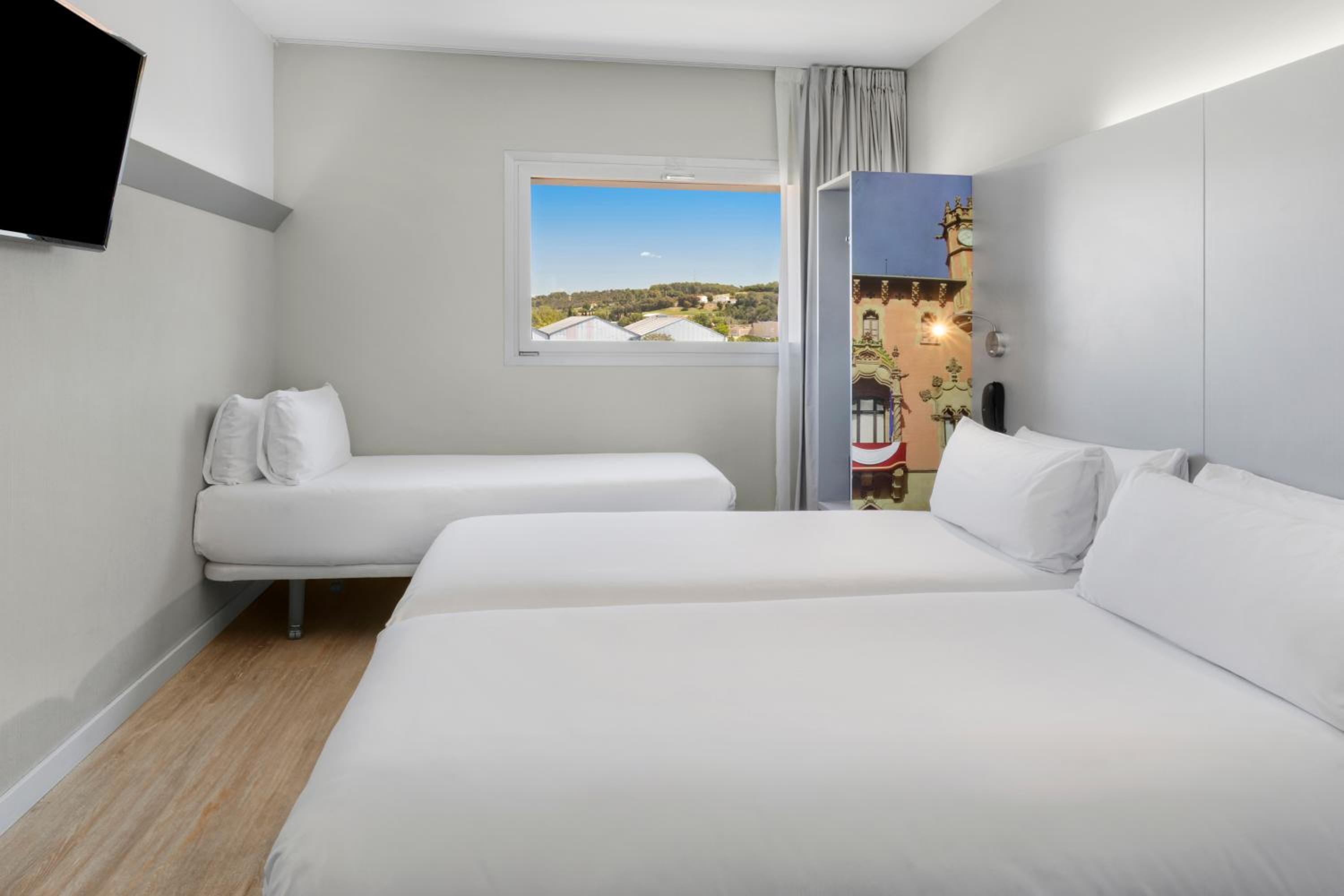Double Room with Extra Bed (3 Adults) photo 2